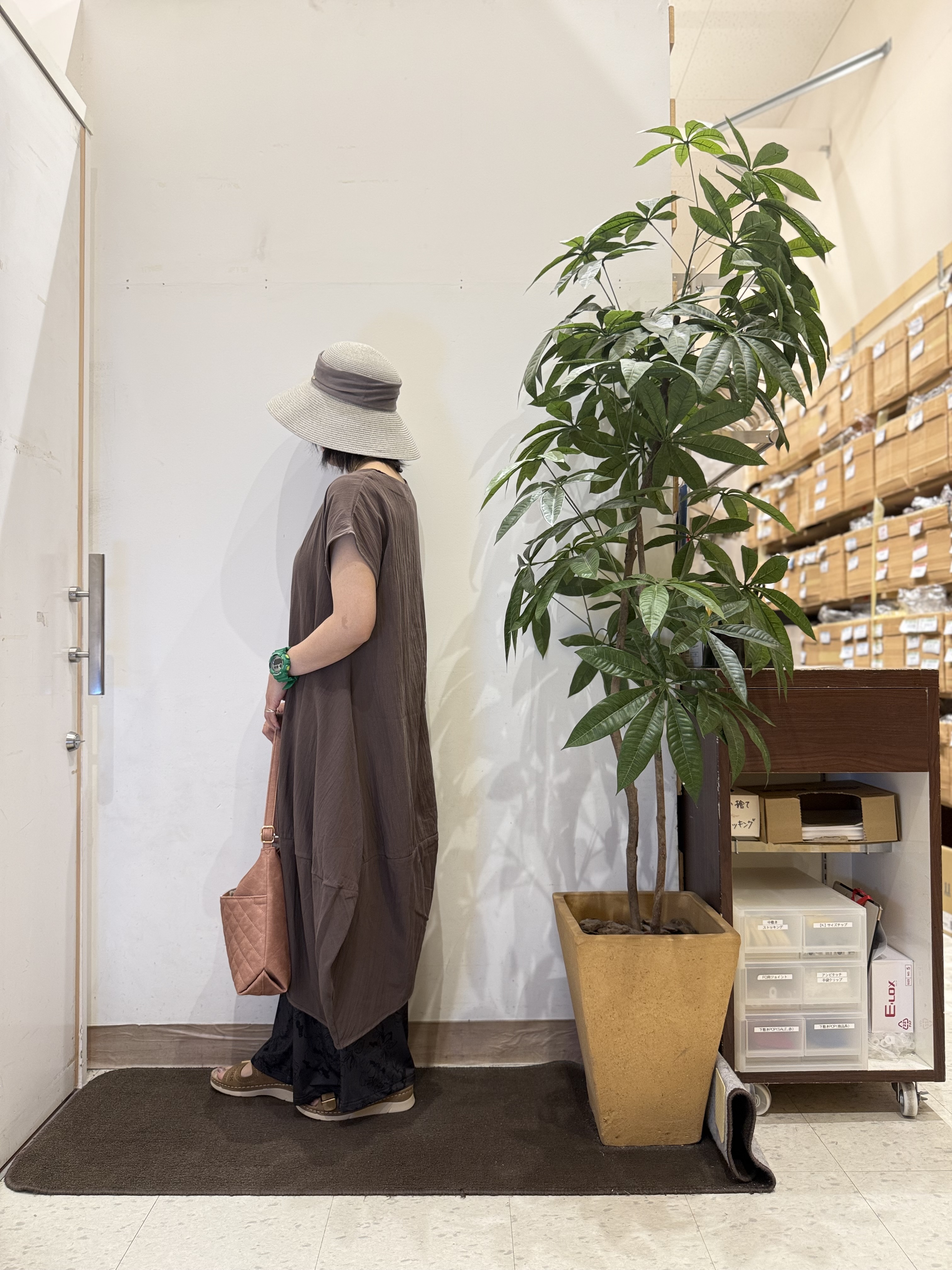 misakiさんの「SHOO･LA･RUE｜【S-LL/洗濯機可/体型カバー】ふんわりラインが女性らしい コクーンワンピース」を使ったコーディネート