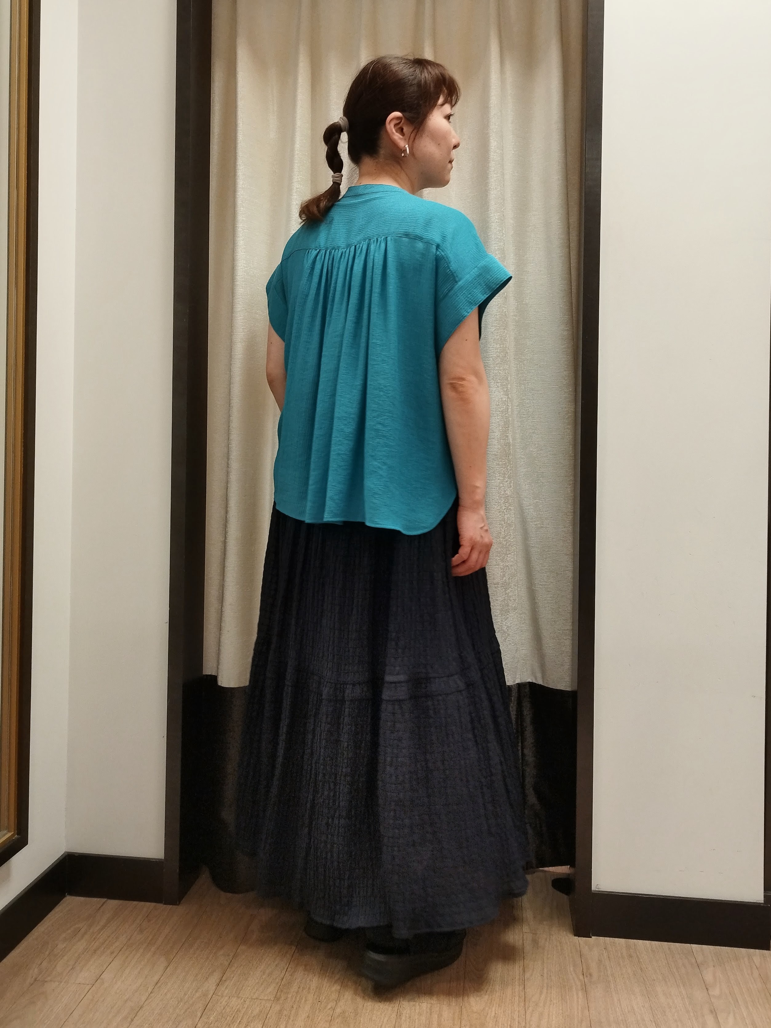 junさんの「Reflect｜ドビーストライプドルマンスリーブブラウス」を使ったコーディネート