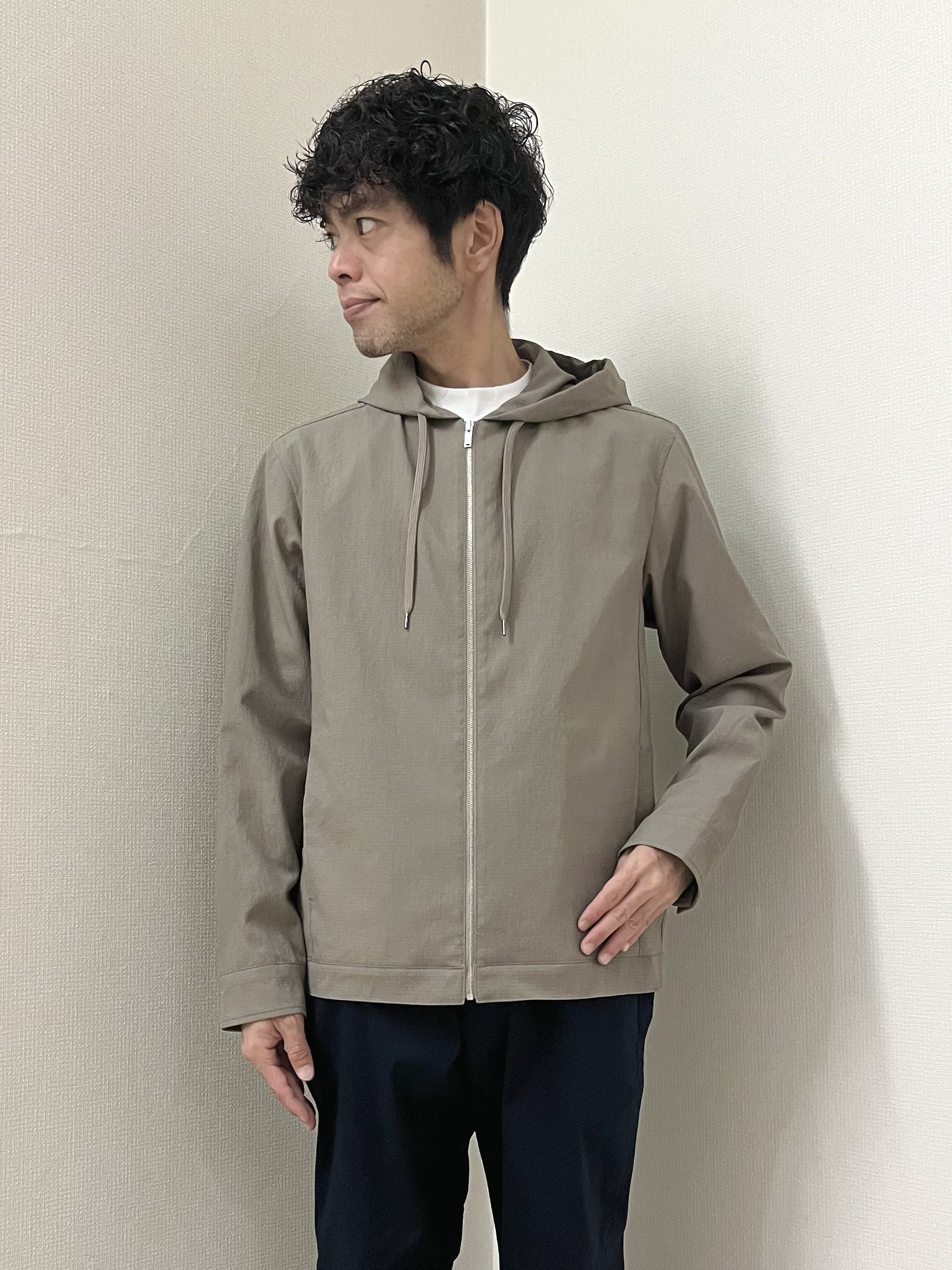 URAさんの「TAKEO KIKUCHI｜【撥水・洗える・シワになりにくい】 リランチェ（R） フードブルゾン」を使ったコーディネート