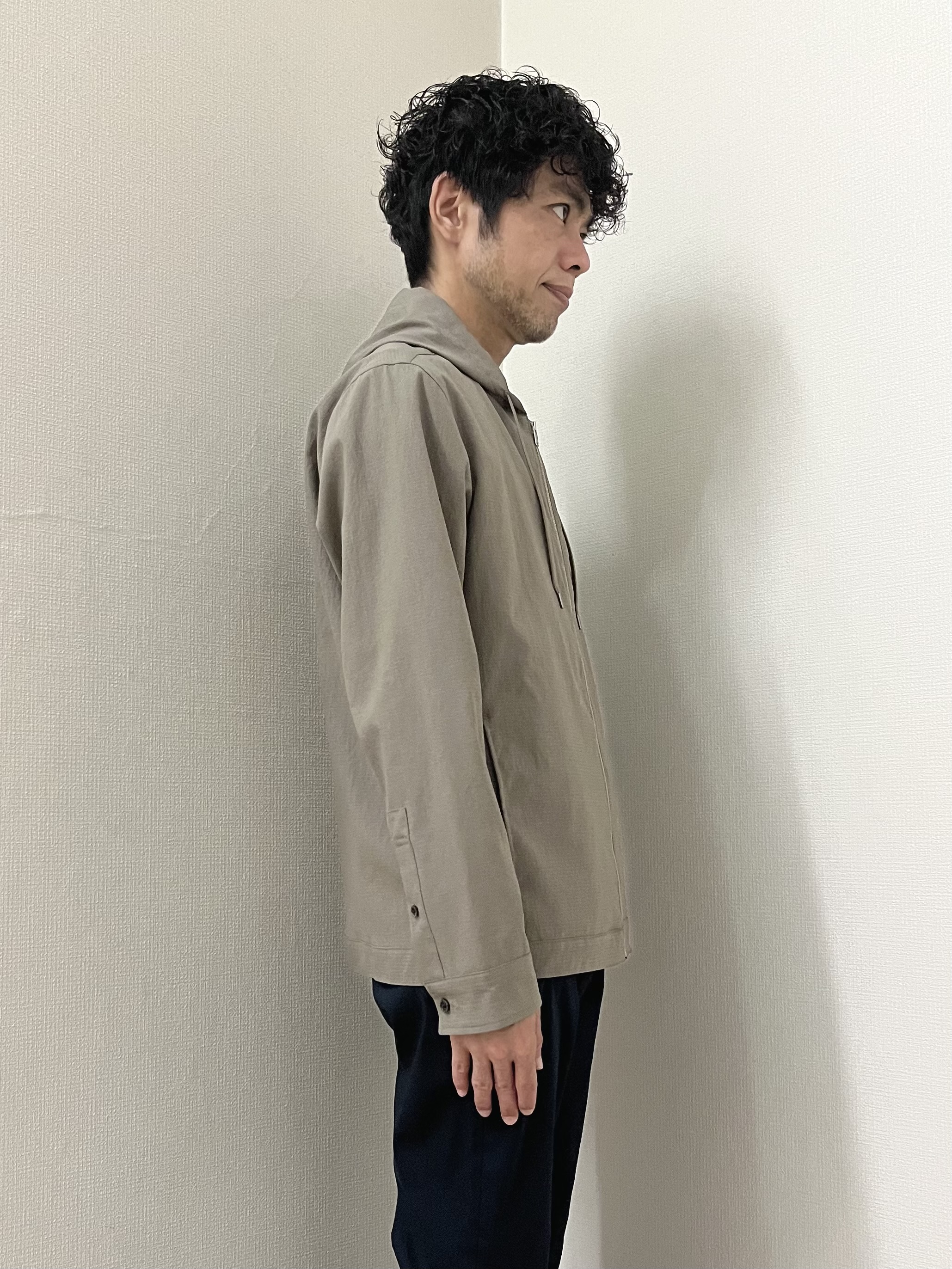 URAさんの「TAKEO KIKUCHI｜【撥水・洗える・シワになりにくい】 リランチェ（R） フードブルゾン」を使ったコーディネート