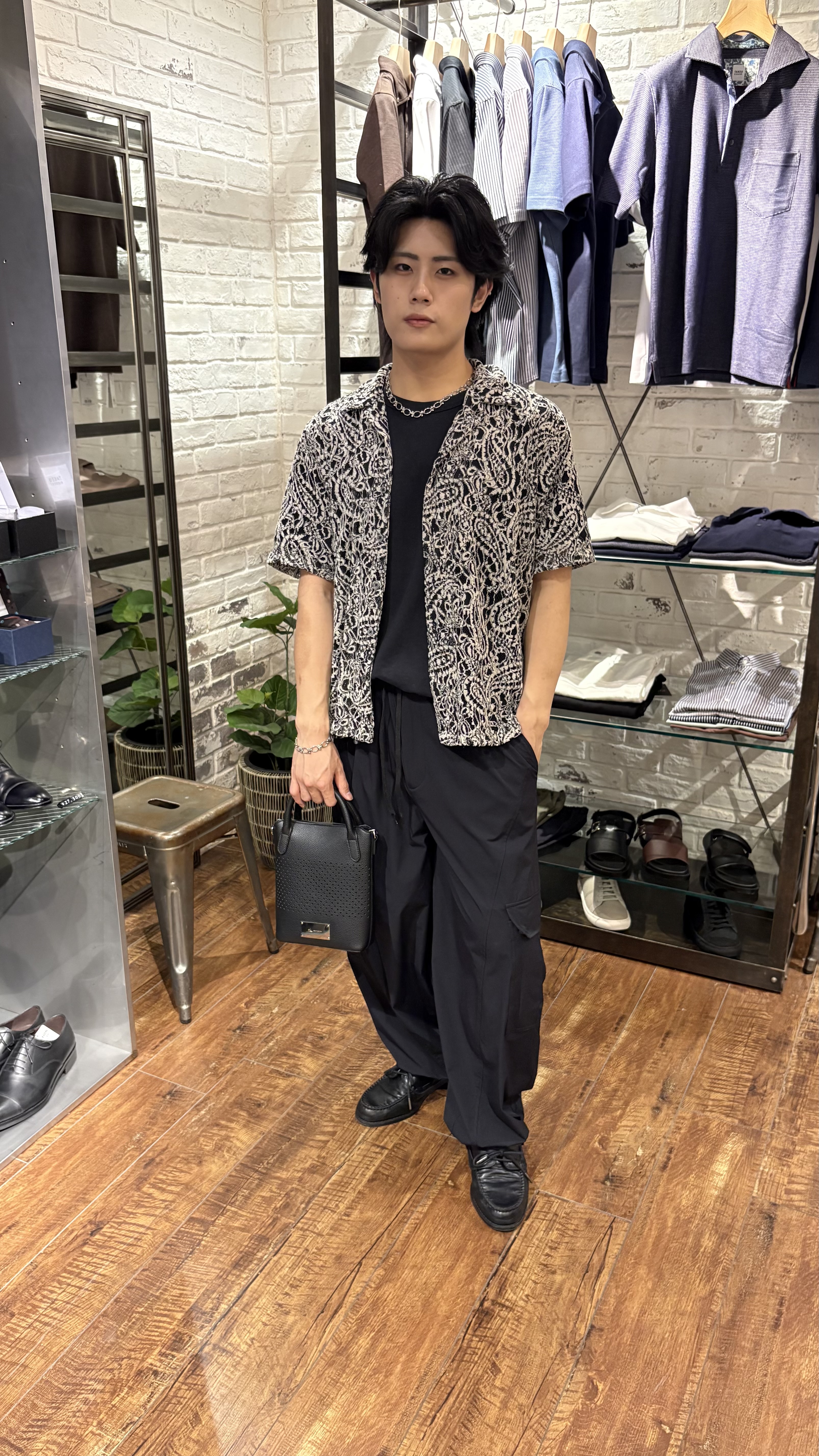 辻一樹さんの「tk.TAKEO KIKUCHI｜デッキミュール」を使ったコーディネート