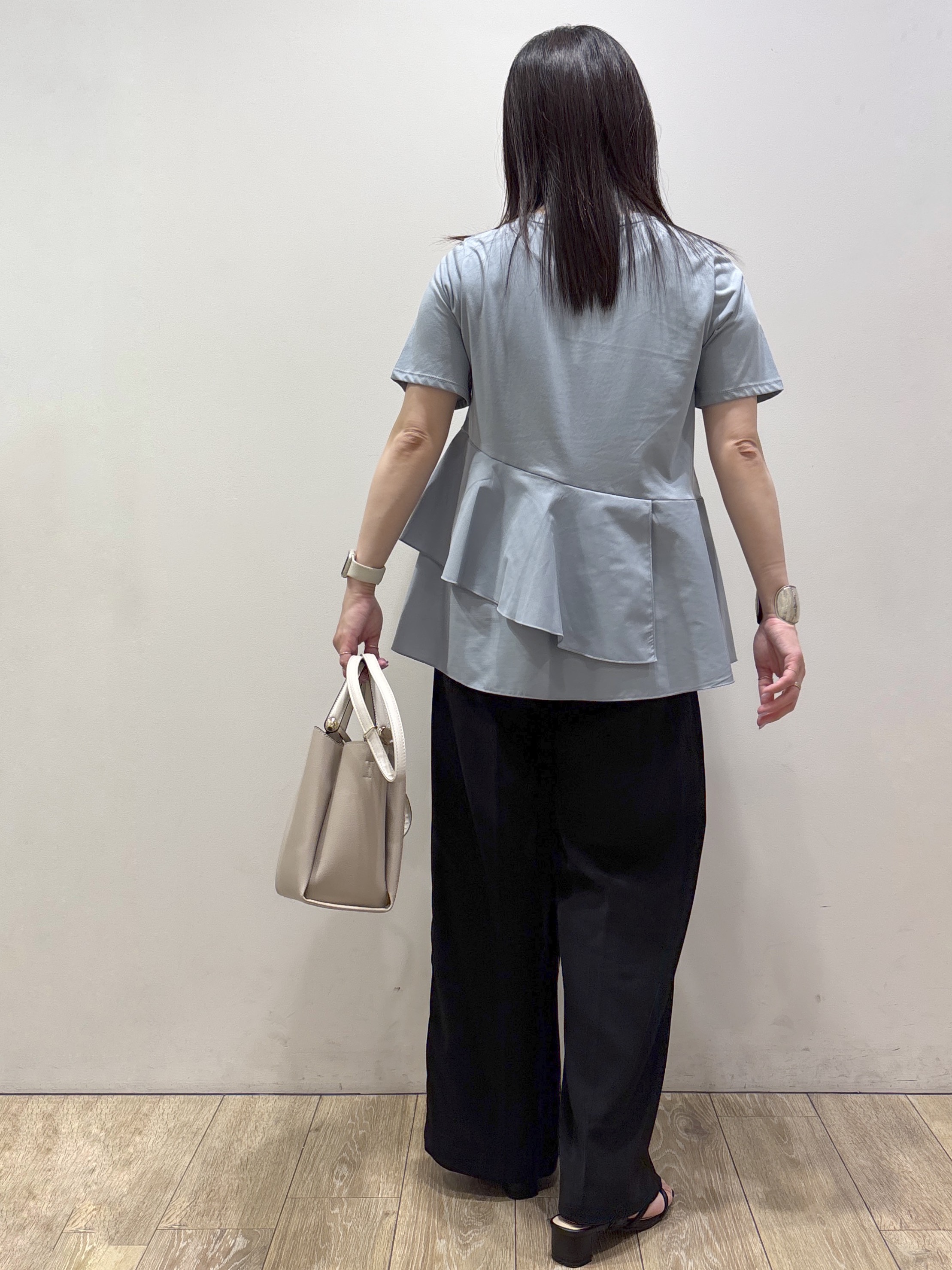 mameさんの「index｜ペプラムドッキングカットソー【洗濯機OK】」を使ったコーディネート