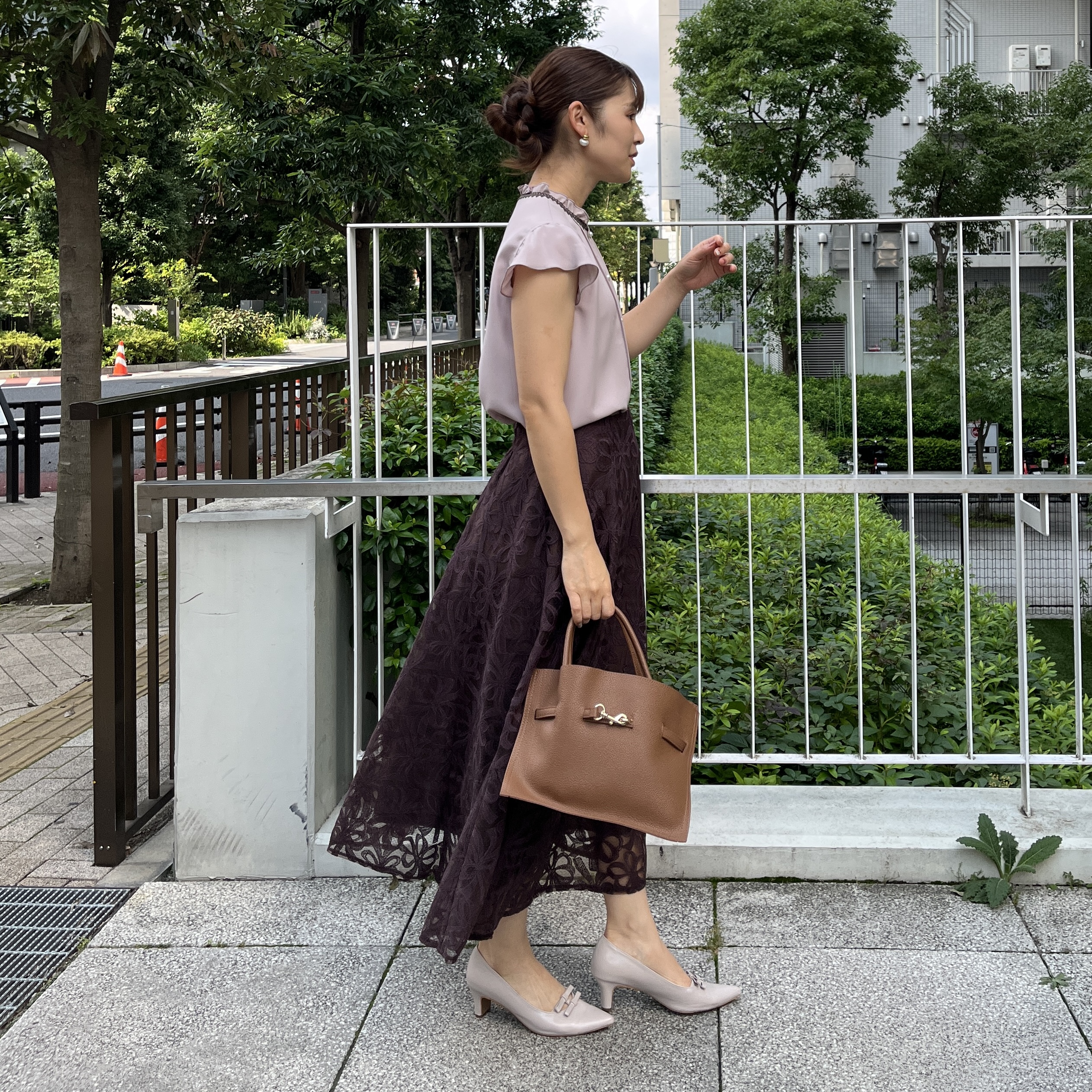 makiさんの「Couture brooch｜【洗える】ピコレース ピンタックブラウス」を使ったコーディネート