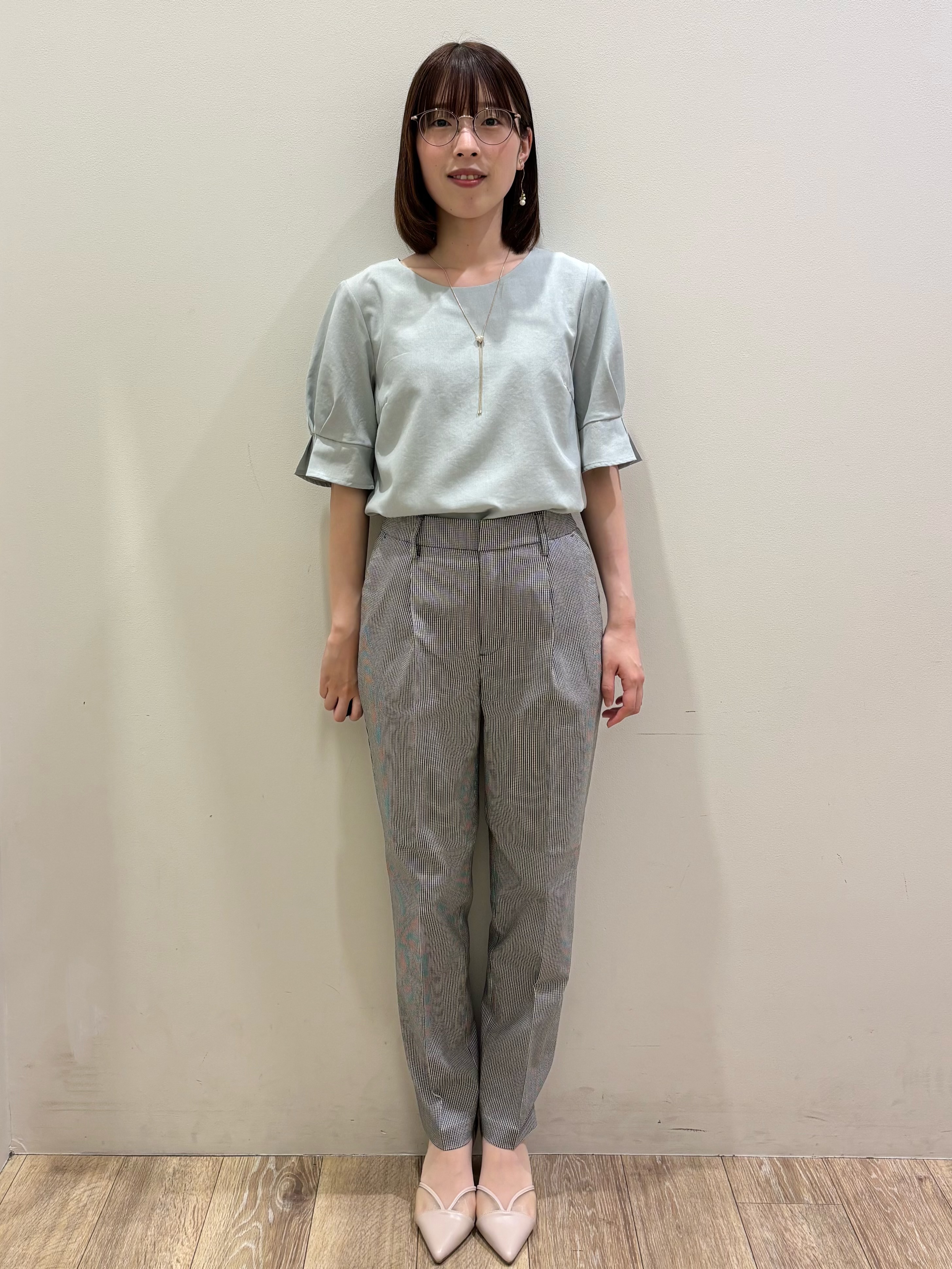 honamiさんの「index｜【接触冷感】タックパフスリーブブラウス《吸水速乾／防シワ／洗濯機OK／XS～3L／6col》」を使ったコーディネート