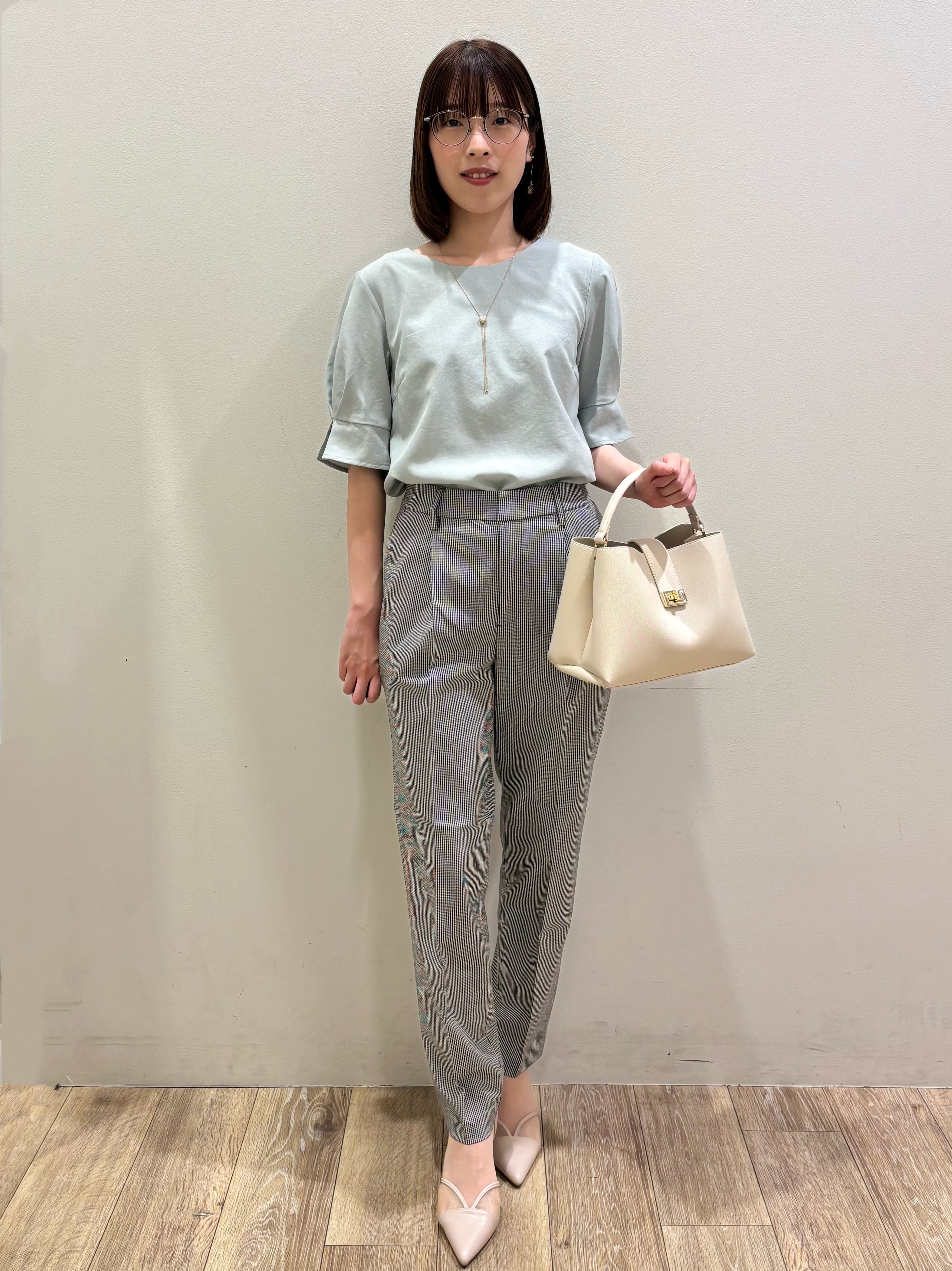 honamiさんの「index｜【接触冷感】タックパフスリーブブラウス《吸水速乾／防シワ／洗濯機OK／XS～3L／6col》」を使ったコーディネート