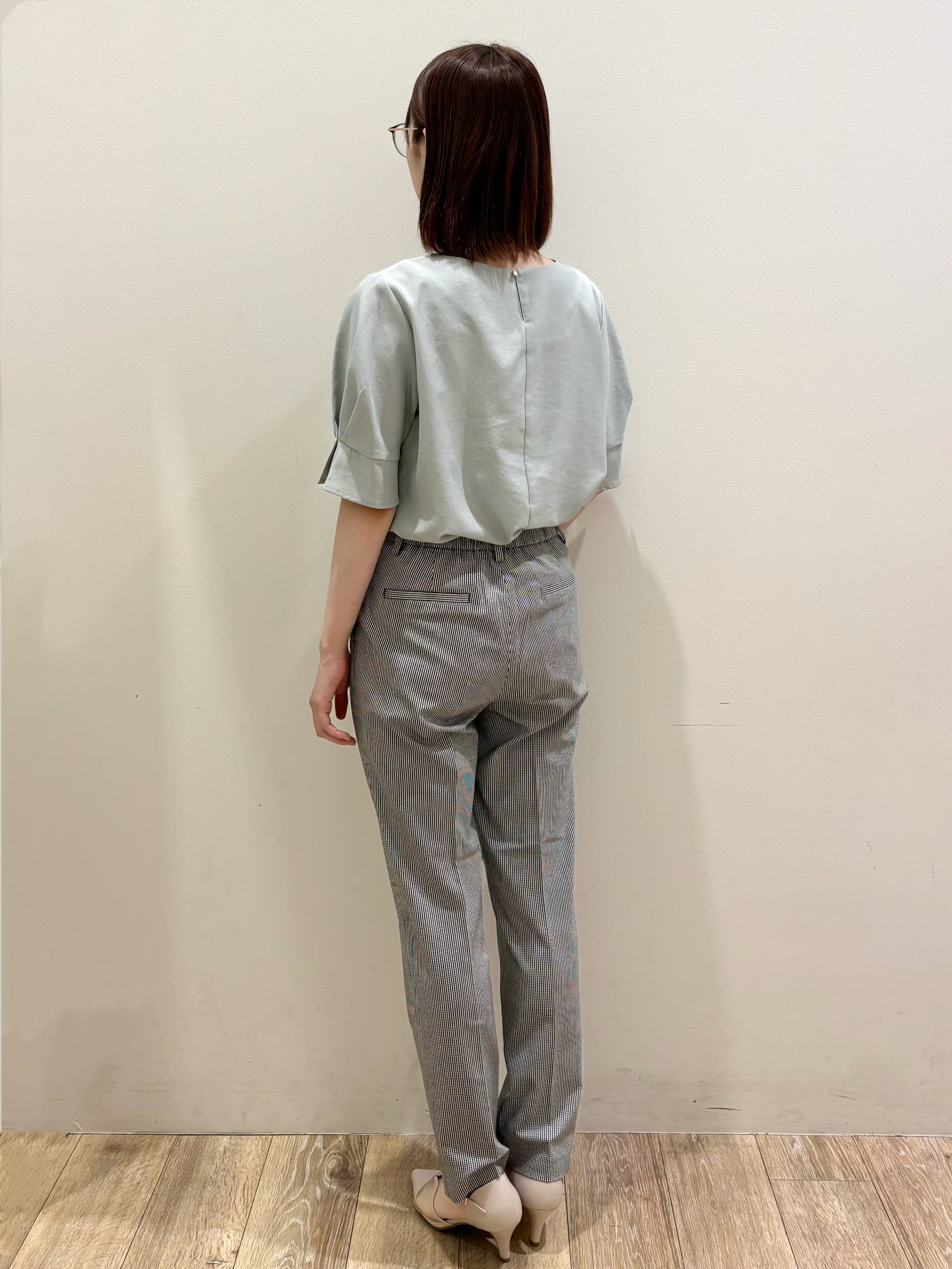 honamiさんの「index｜【接触冷感】タックパフスリーブブラウス《吸水速乾／防シワ／洗濯機OK／XS～3L／6col》」を使ったコーディネート