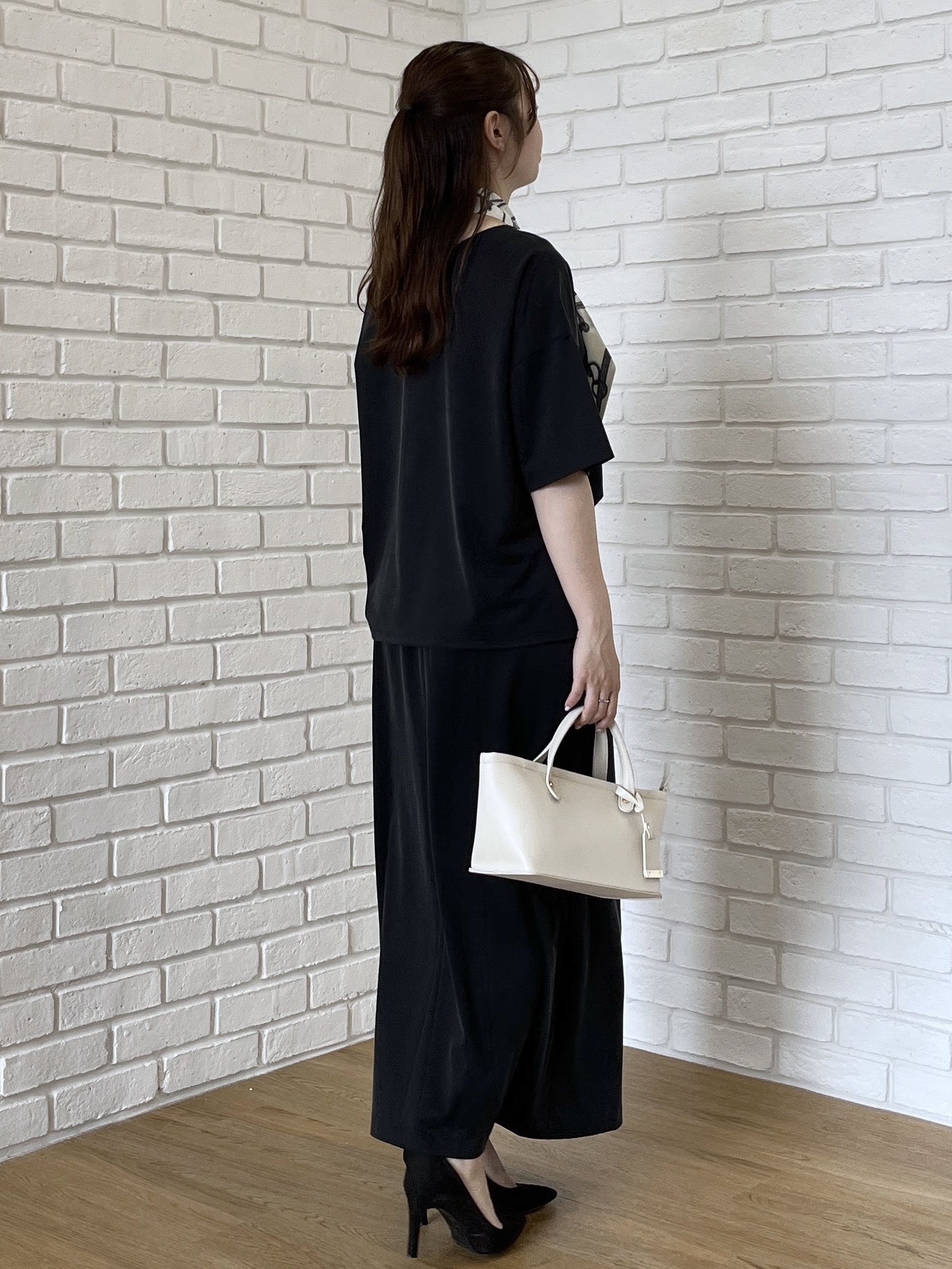 Saekoさんの「UNTITLED｜ナロースカーフ」を使ったコーディネート