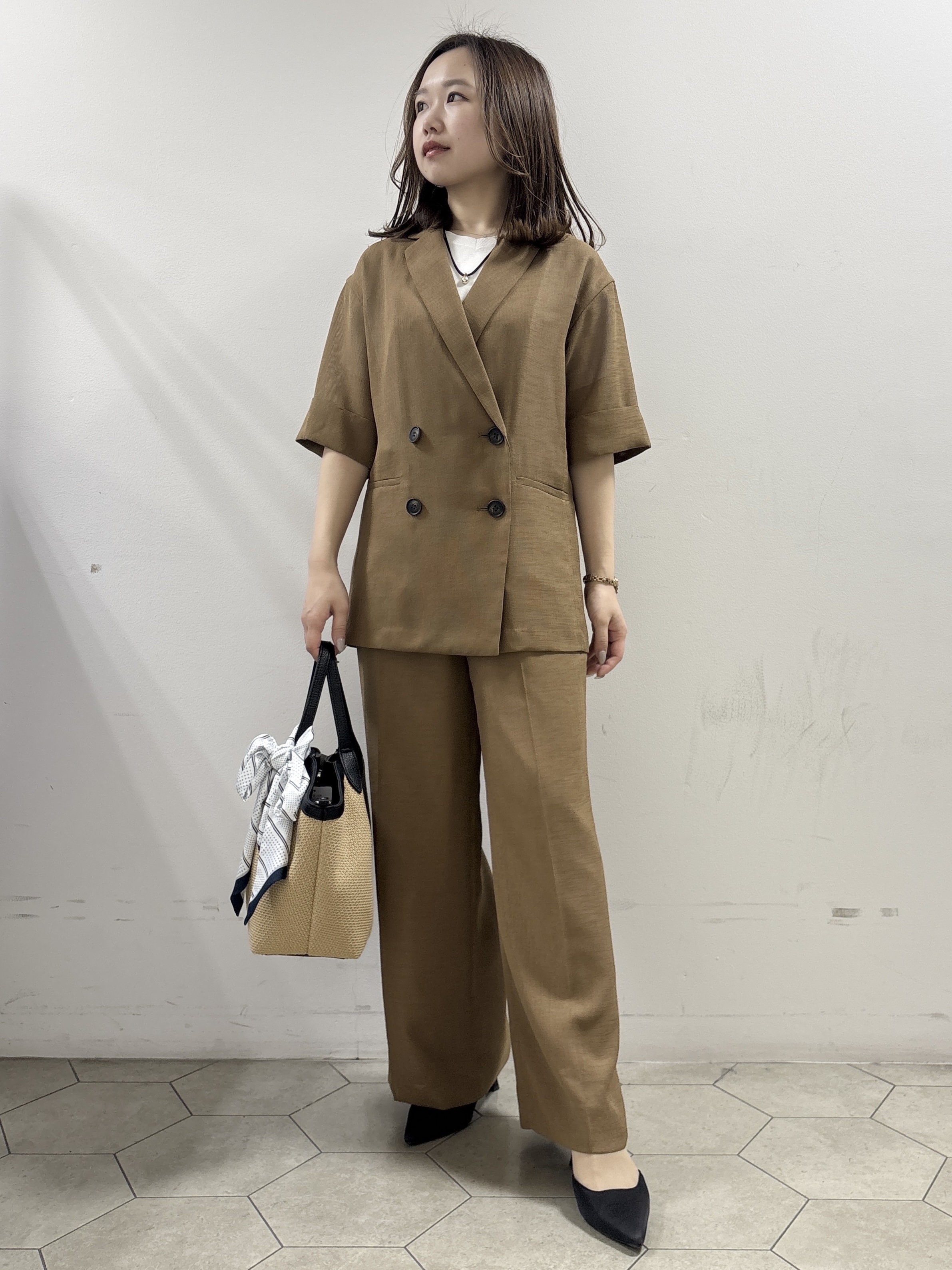 kahoさんの「INDIVI｜【洗える】ガーター編みVネックニットT」を使ったコーディネート