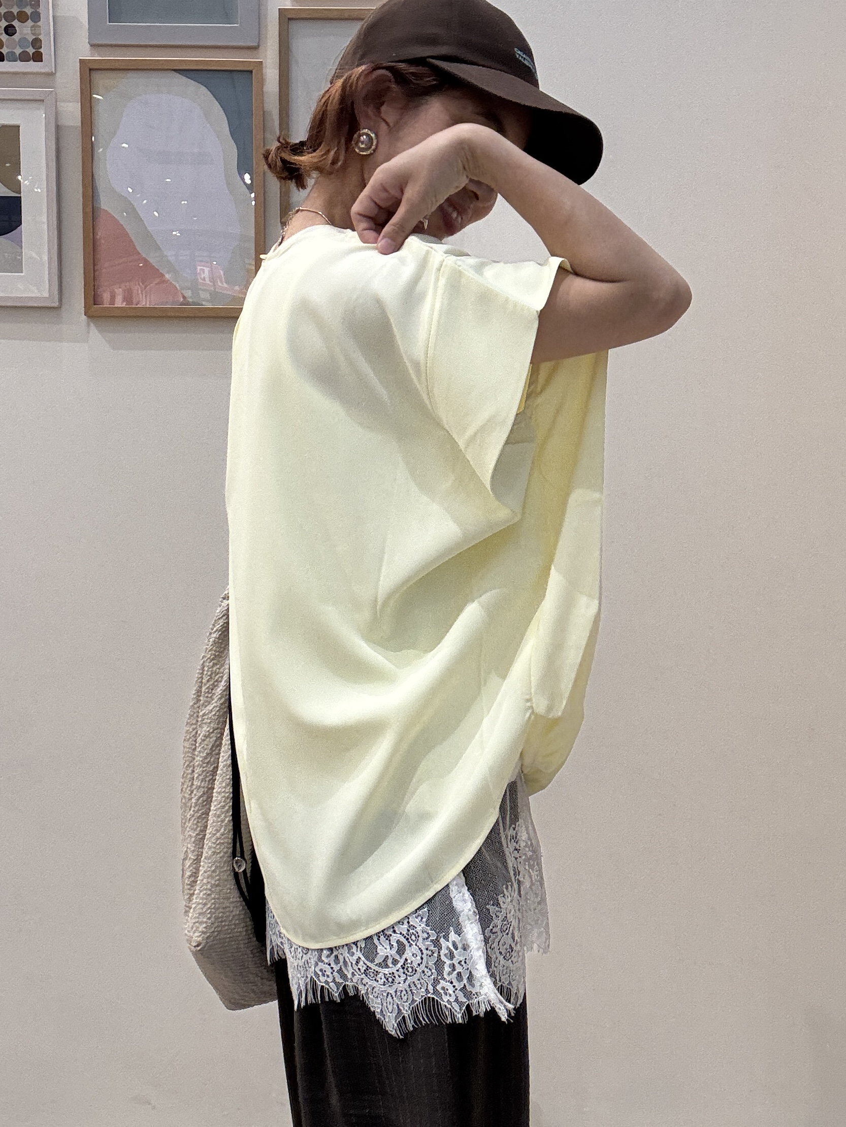たけぴさんの「SHOO･LA･RUE｜【洗濯機可/体型カバー】インせずこなれる ふんわり裾バルーントップス」を使ったコーディネート