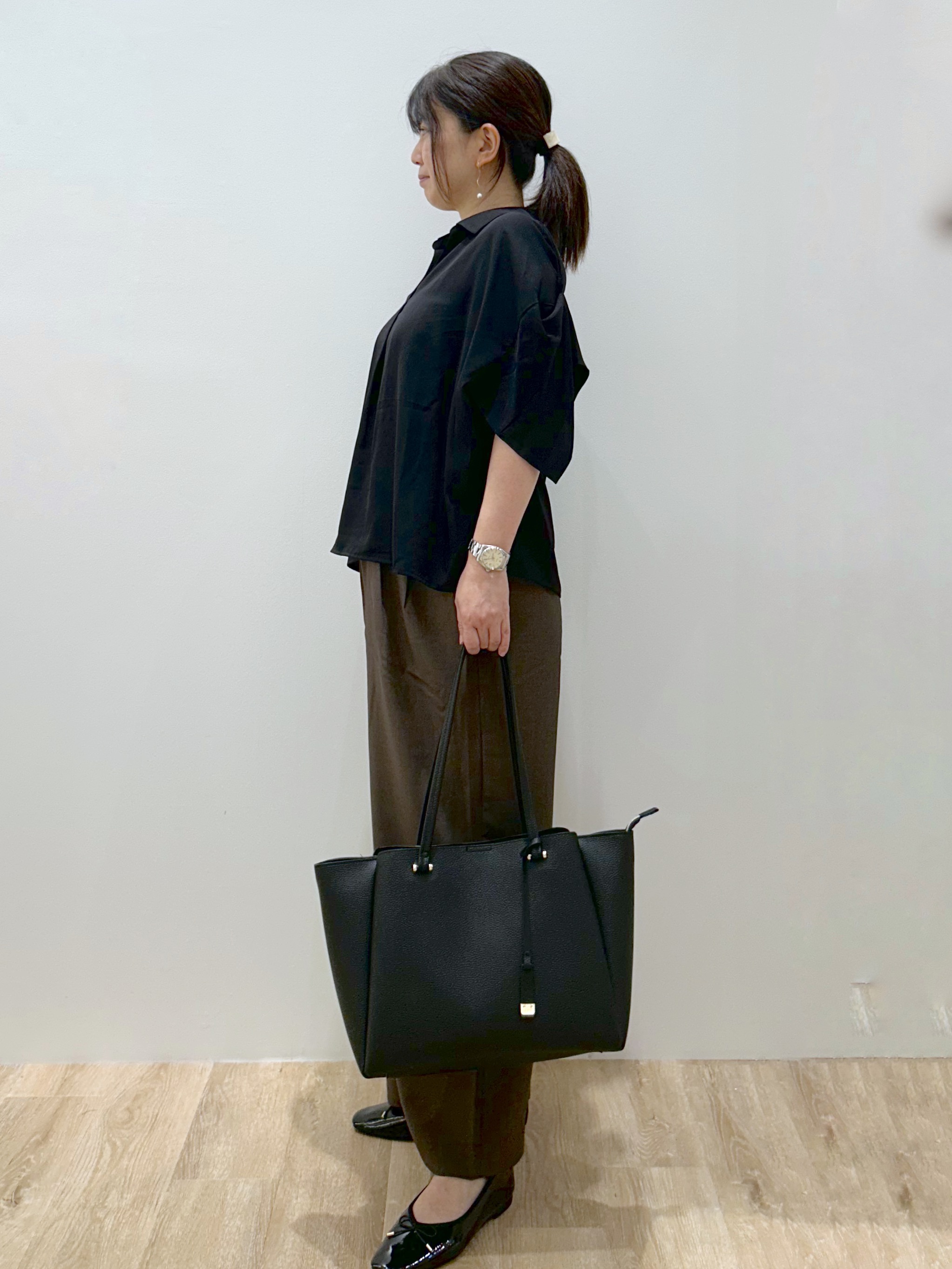 ひろみさんの「OPAQUE.CLIP｜【UV／接触冷感／吸水速乾／】タックスリーブスキッパーブラウス《洗濯機OK》」を使ったコーディネート