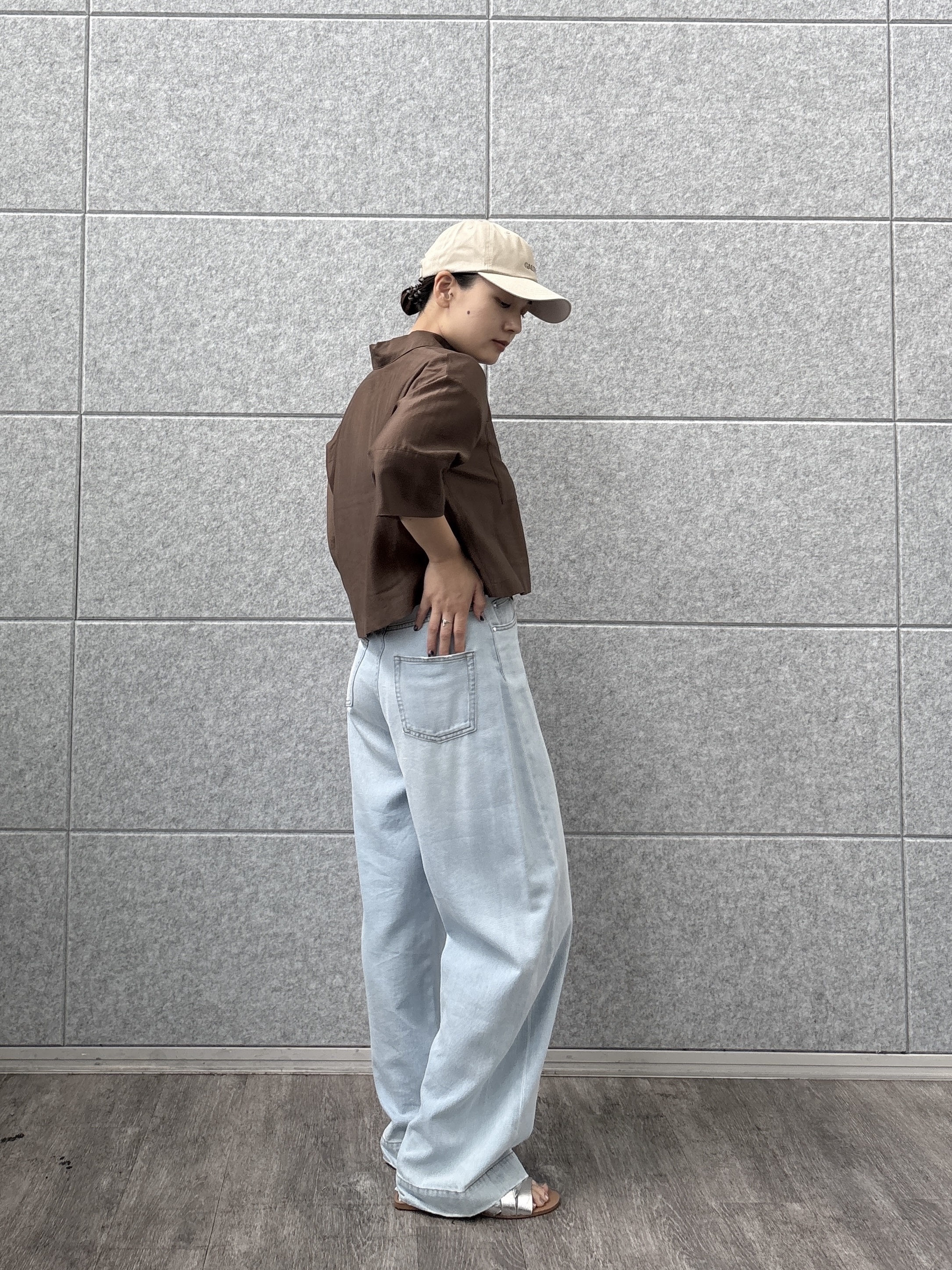 ayanoさんの「INDIVI｜ボックスシルエットシアーシャツ【接触冷感】」を使ったコーディネート