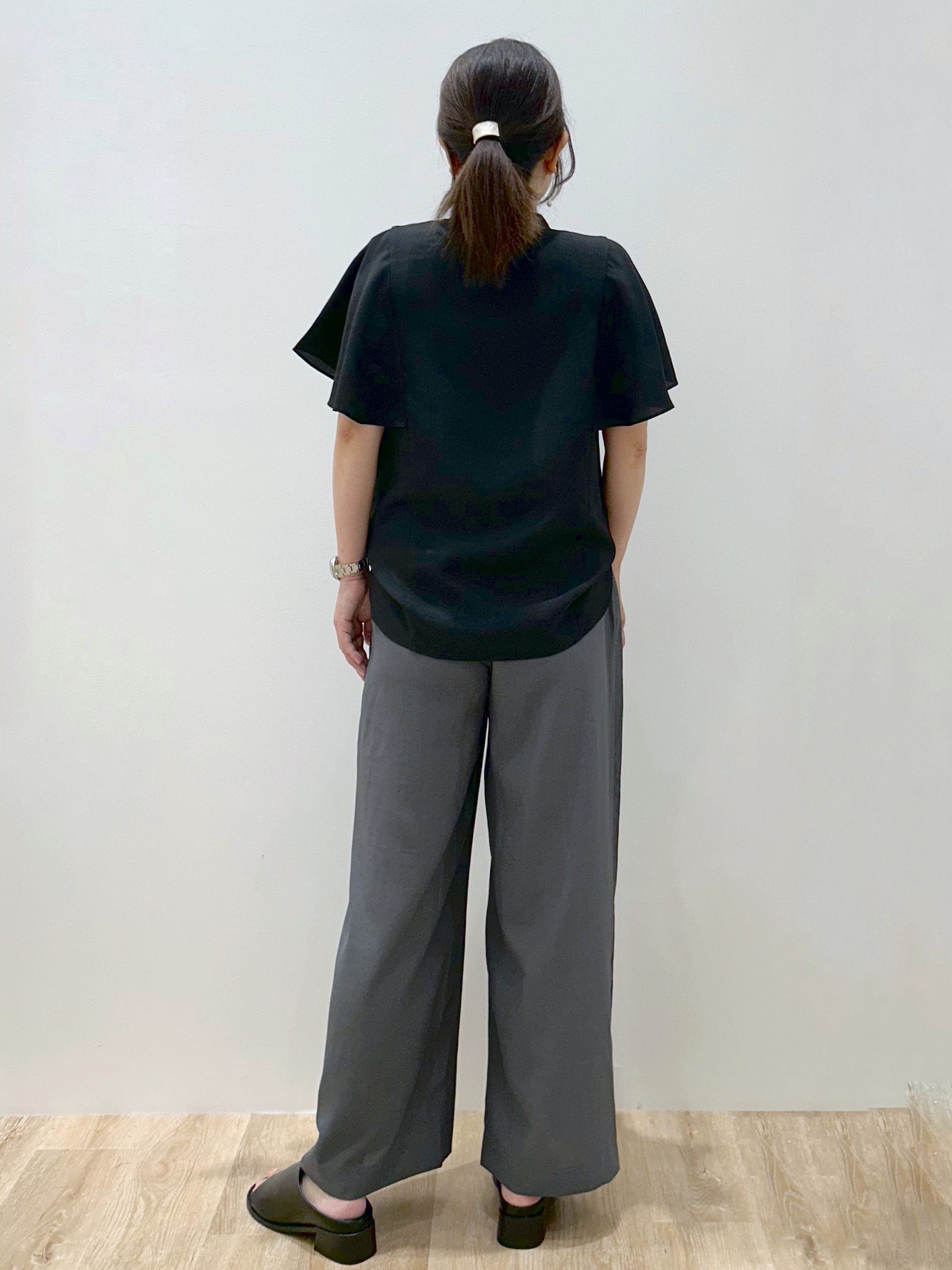 ひろみさんの「OPAQUE.CLIP｜【接触冷感／吸水速乾】フレアスリーブブラウス《イージーアイロン／洗濯機OK》」を使ったコーディネート