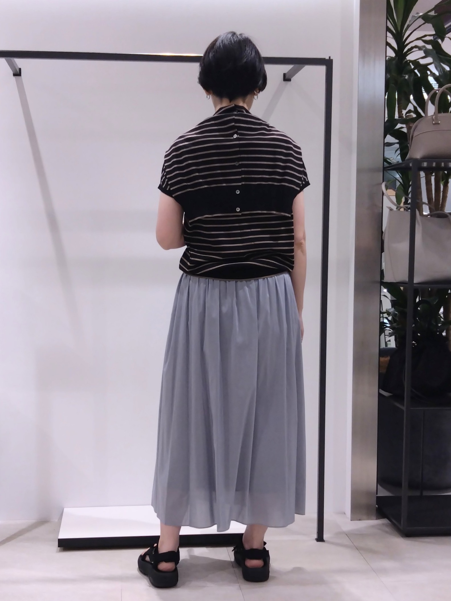 まちこさんの「UNTITLED｜【9色展開/アンサンブル可】コットンクルーネックカーディガン」を使ったコーディネート