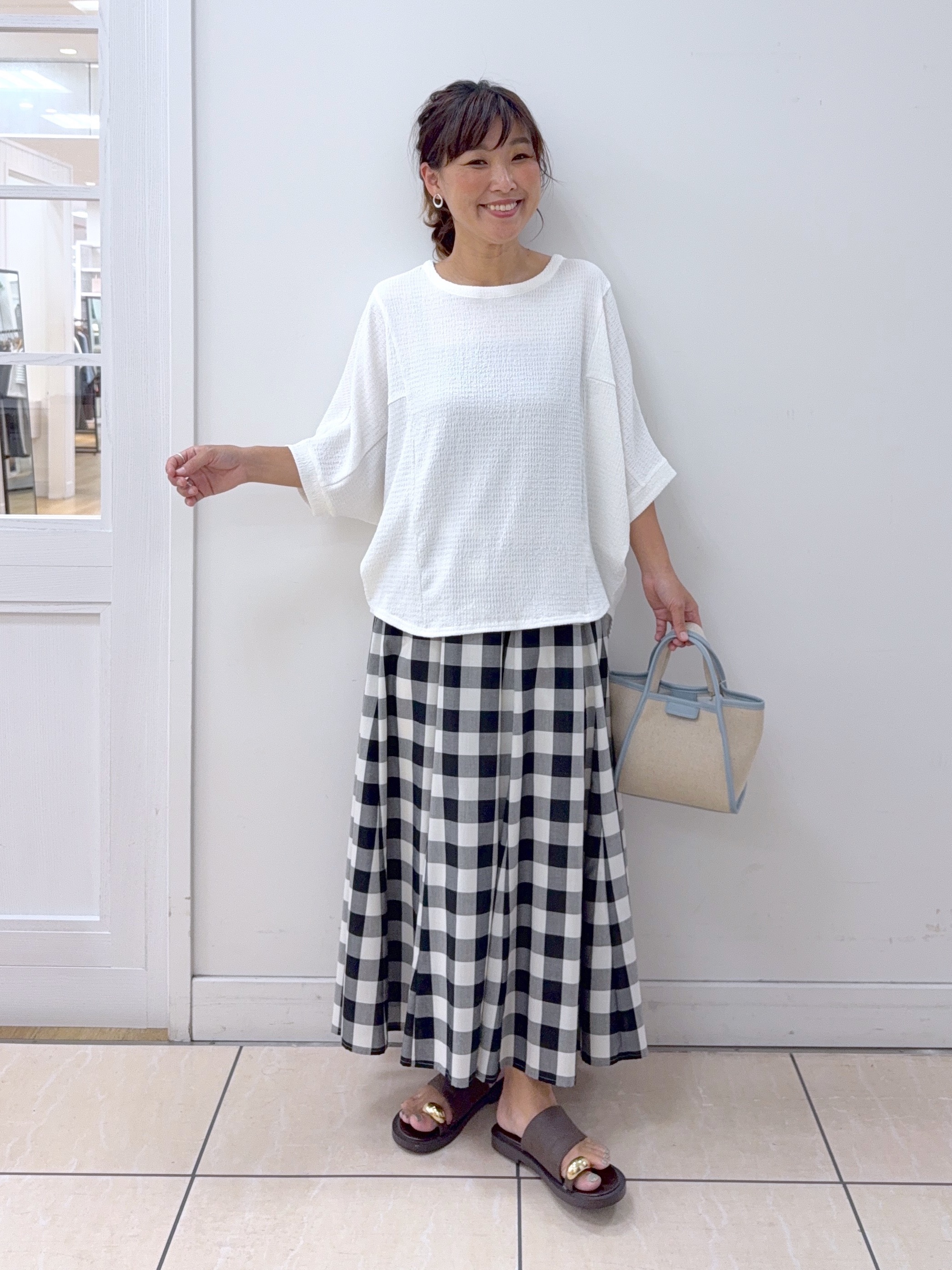 Osawaさんの「Dessin｜シュリンクジャージ カットソー」を使ったコーディネート