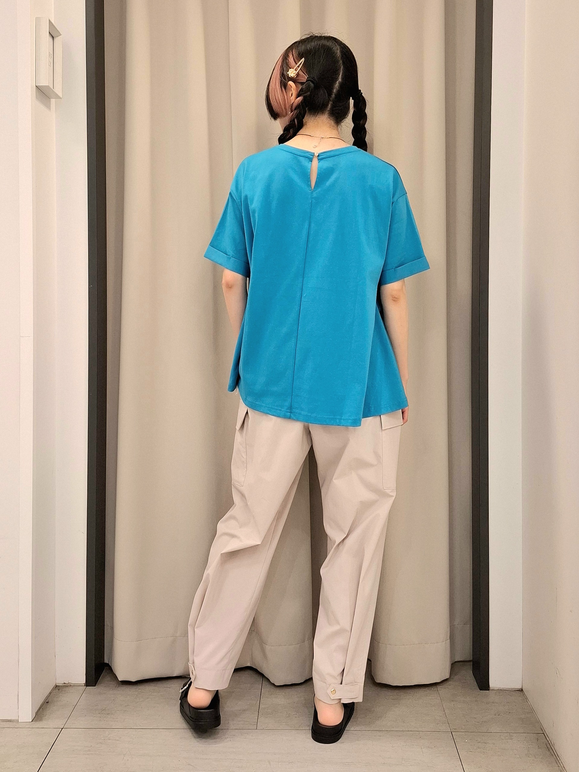 なーちゃんさんの「grove｜【遮熱／吸水速乾／接触冷感／UVカット】フレアシルエットTシャツ」を使ったコーディネート