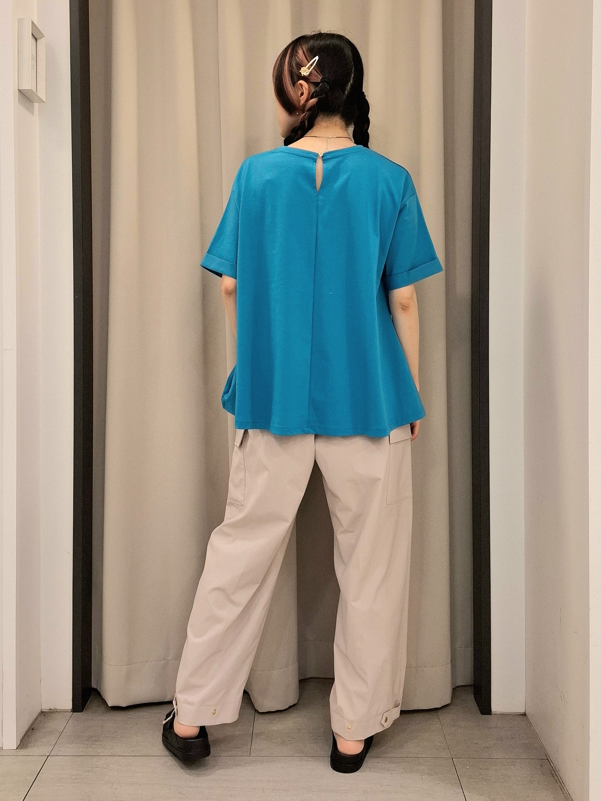 なーちゃんさんの「grove｜【遮熱／吸水速乾／接触冷感／UVカット】フレアシルエットTシャツ」を使ったコーディネート