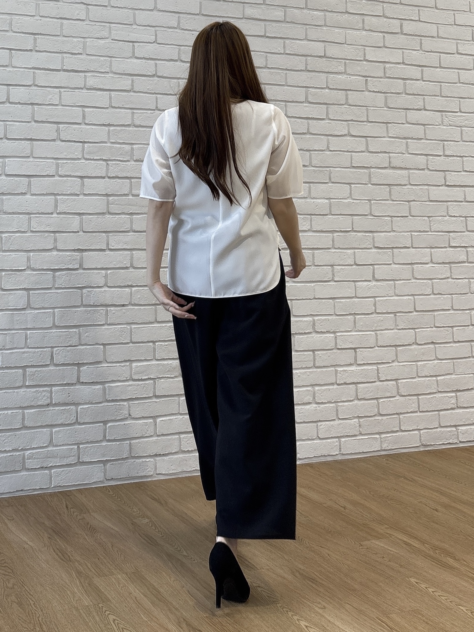 sayaさんの「COUP DE CHANCE｜【手洗い可／日本製】袖シアーパフスリーブ ブラウス」を使ったコーディネート