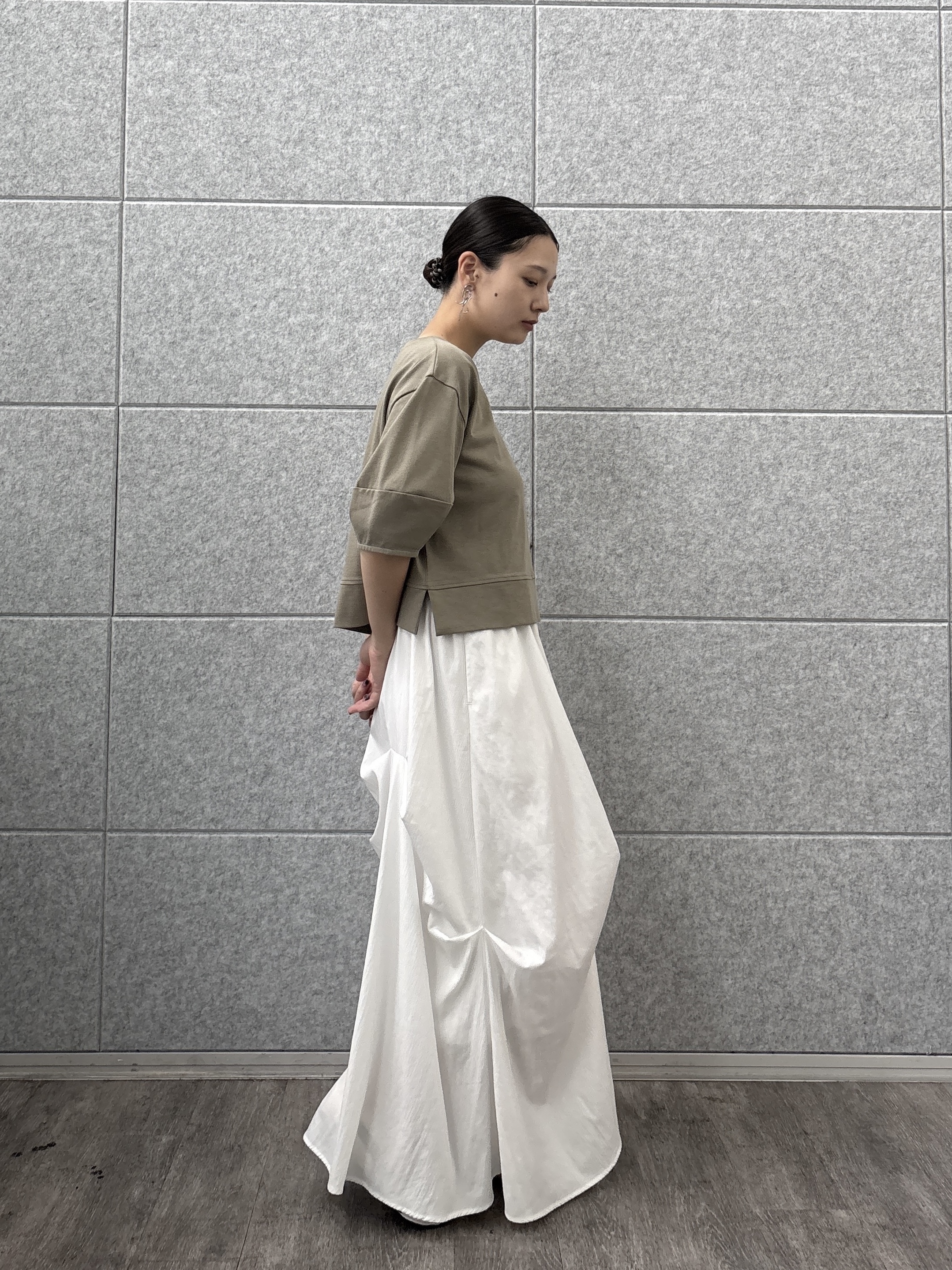 ayanoさんの「INDIVI｜ハーフスリーブフォルムカットソー【再入荷／マシンウォッシュ／接触冷感】」を使ったコーディネート