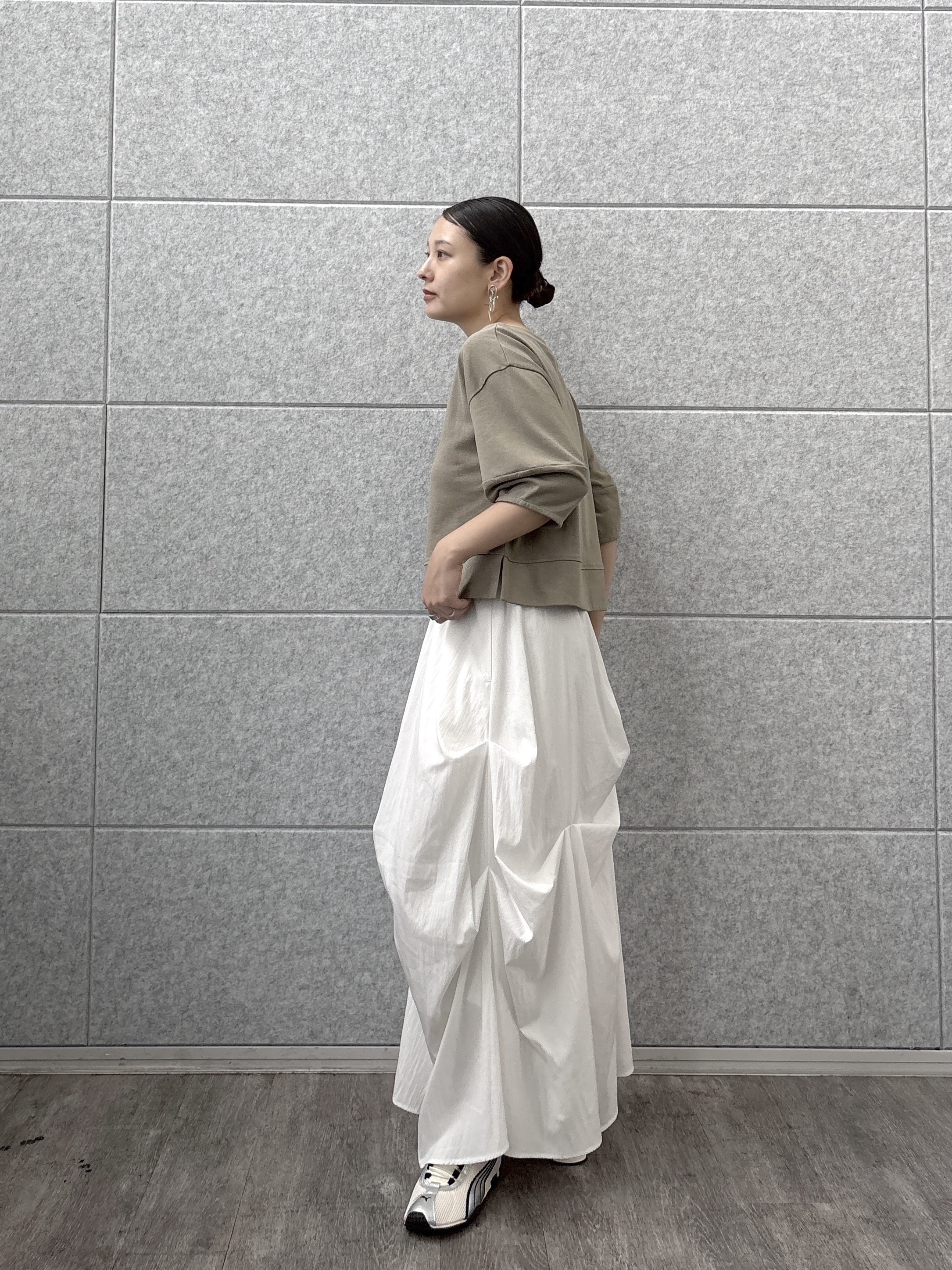 ayanoさんの「INDIVI｜ハーフスリーブフォルムカットソー【再入荷／マシンウォッシュ／接触冷感】」を使ったコーディネート
