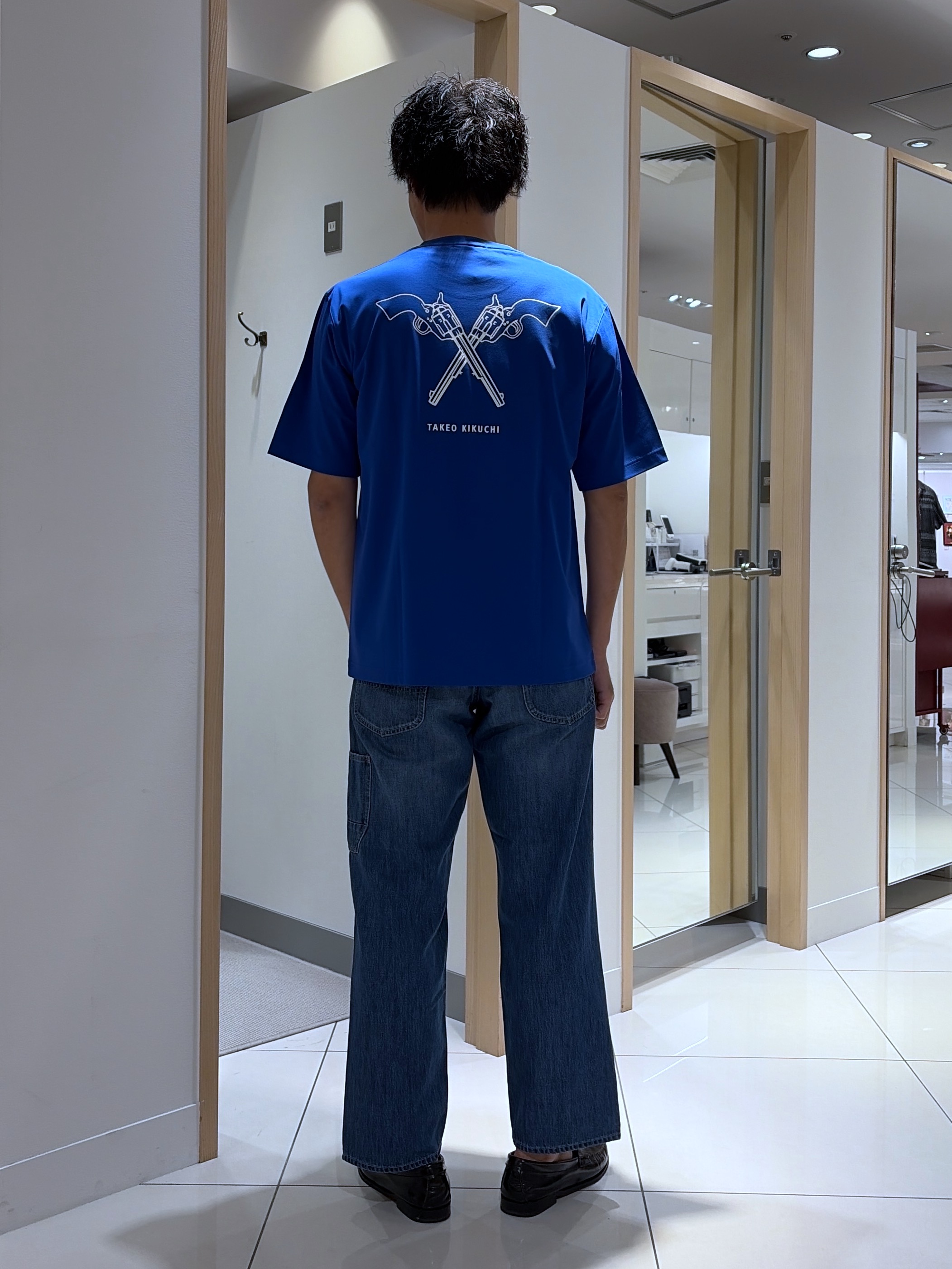 mutoさんの「TAKEO KIKUCHI｜【BOWLER HAT LABEL】アイスクリアコットン バッククロスピストル 半袖Tシャツ」を使ったコーディネート