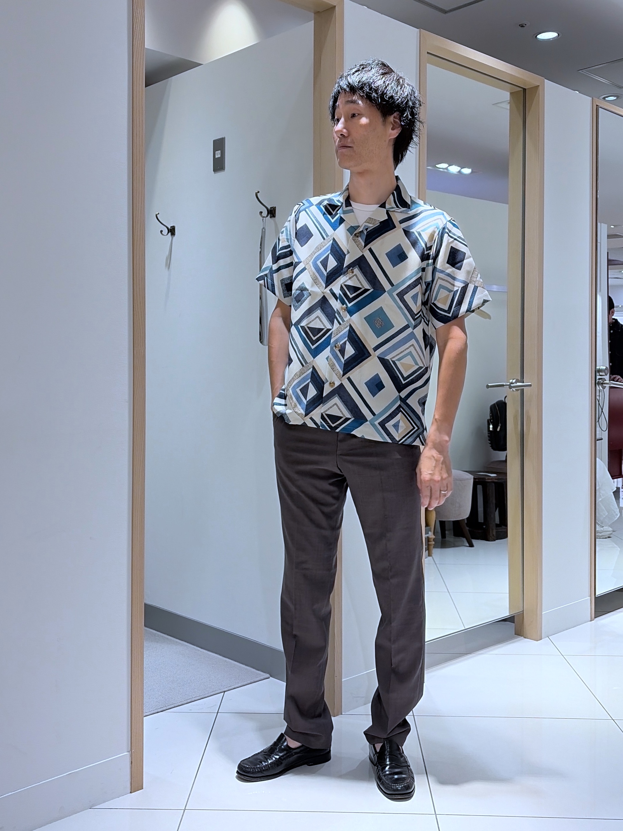mutoさんの「TAKEO KIKUCHI｜【吸汗速乾】タイル柄プリント 半袖シャツ」を使ったコーディネート