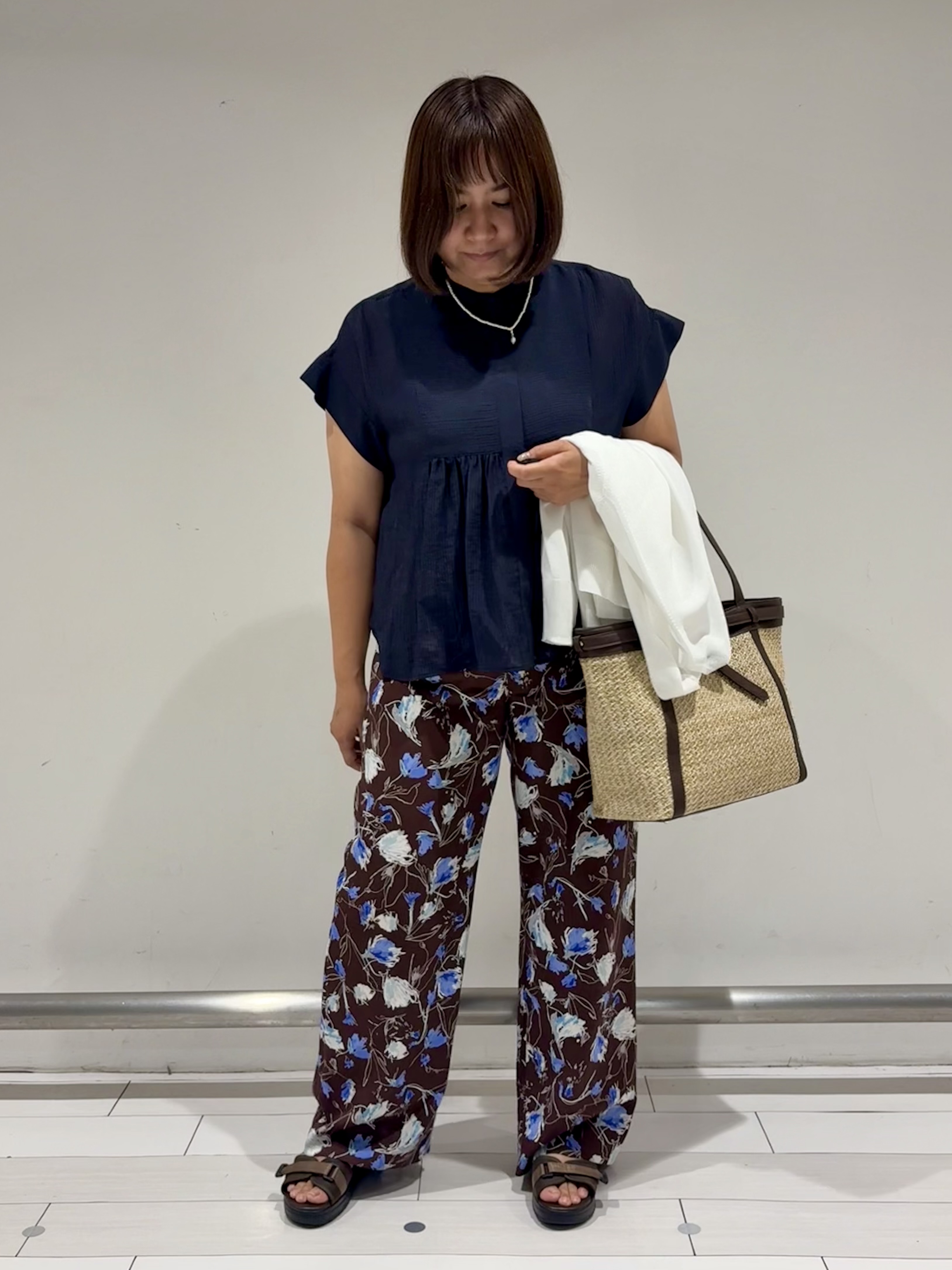 SAEさんの「Reflect｜ドビーストライプドルマンスリーブブラウス」を使ったコーディネート