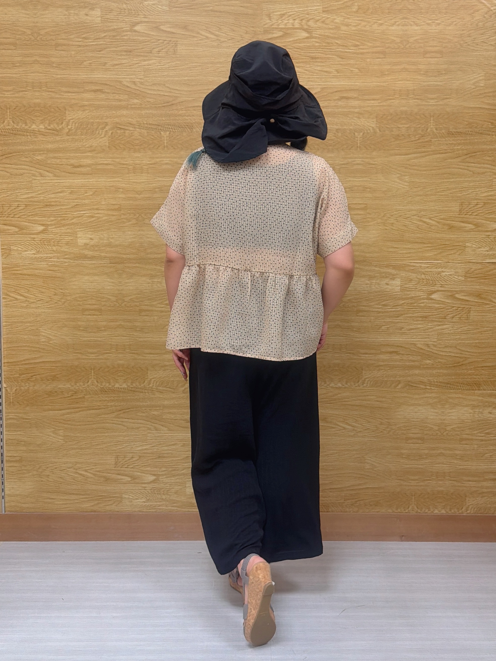 ぁむさんの「SHOO･LA･RUE｜【S-LL/洗濯機可】シアーペプラムブラウス」を使ったコーディネート