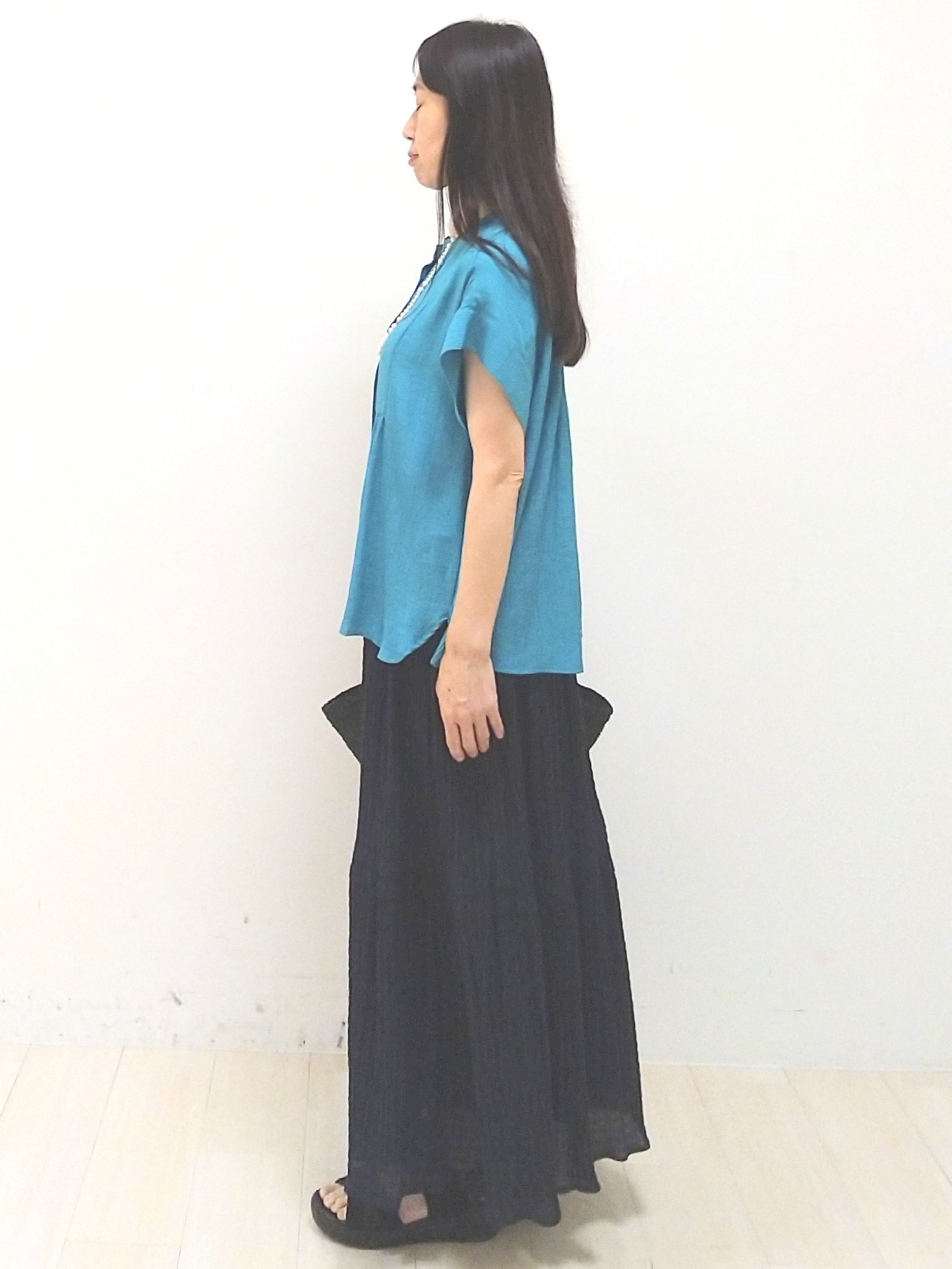 SANAさんの「Reflect｜ドビーストライプドルマンスリーブブラウス」を使ったコーディネート
