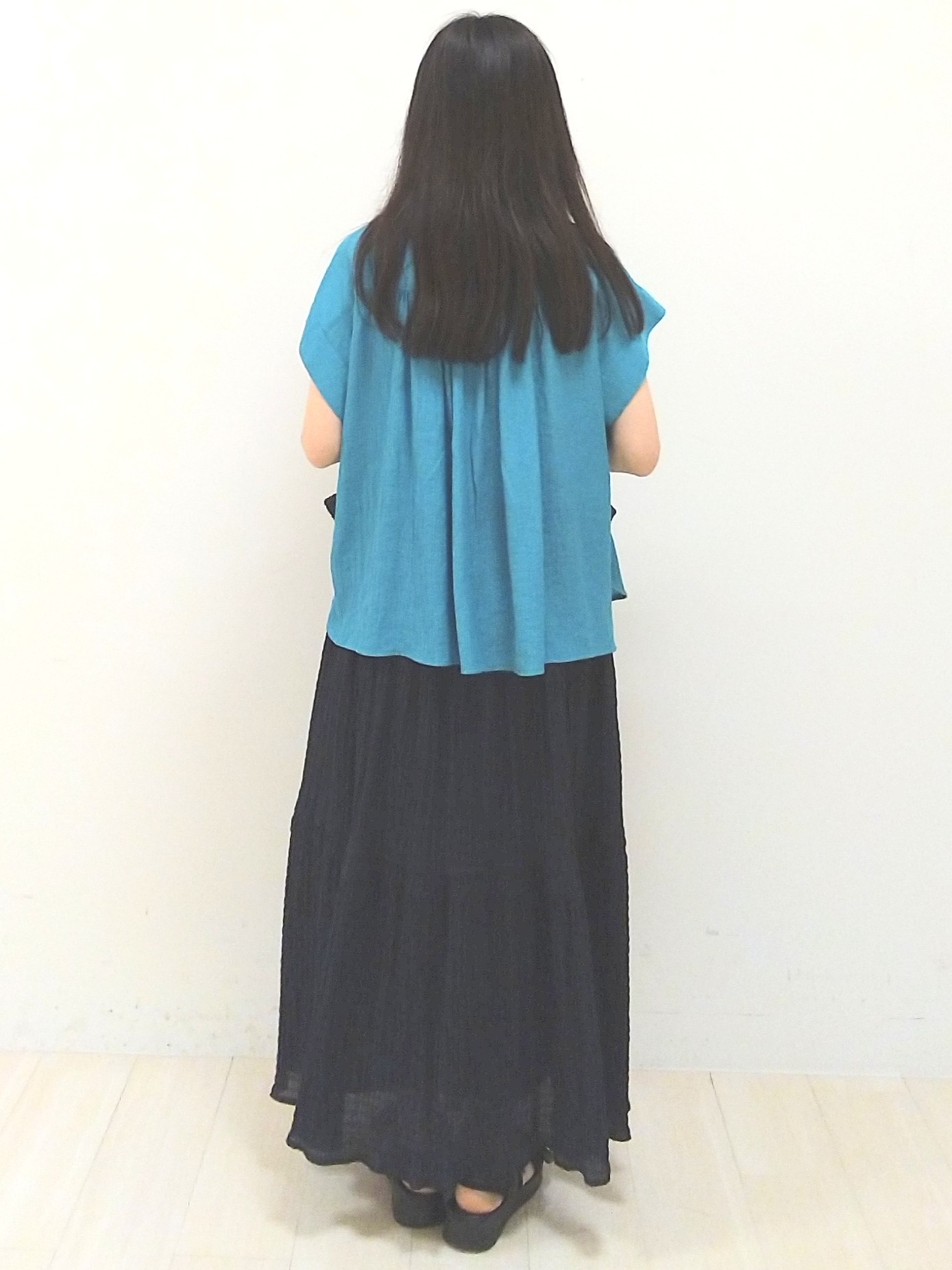 SANAさんの「Reflect｜ドビーストライプドルマンスリーブブラウス」を使ったコーディネート