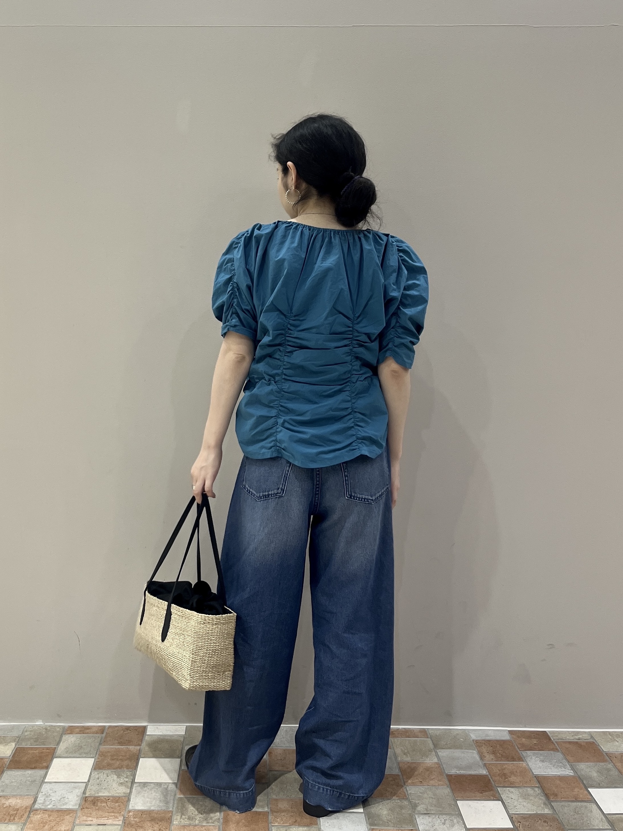 Uminoさんの「INDIVI｜シャーリングオフショルブラウス」を使ったコーディネート