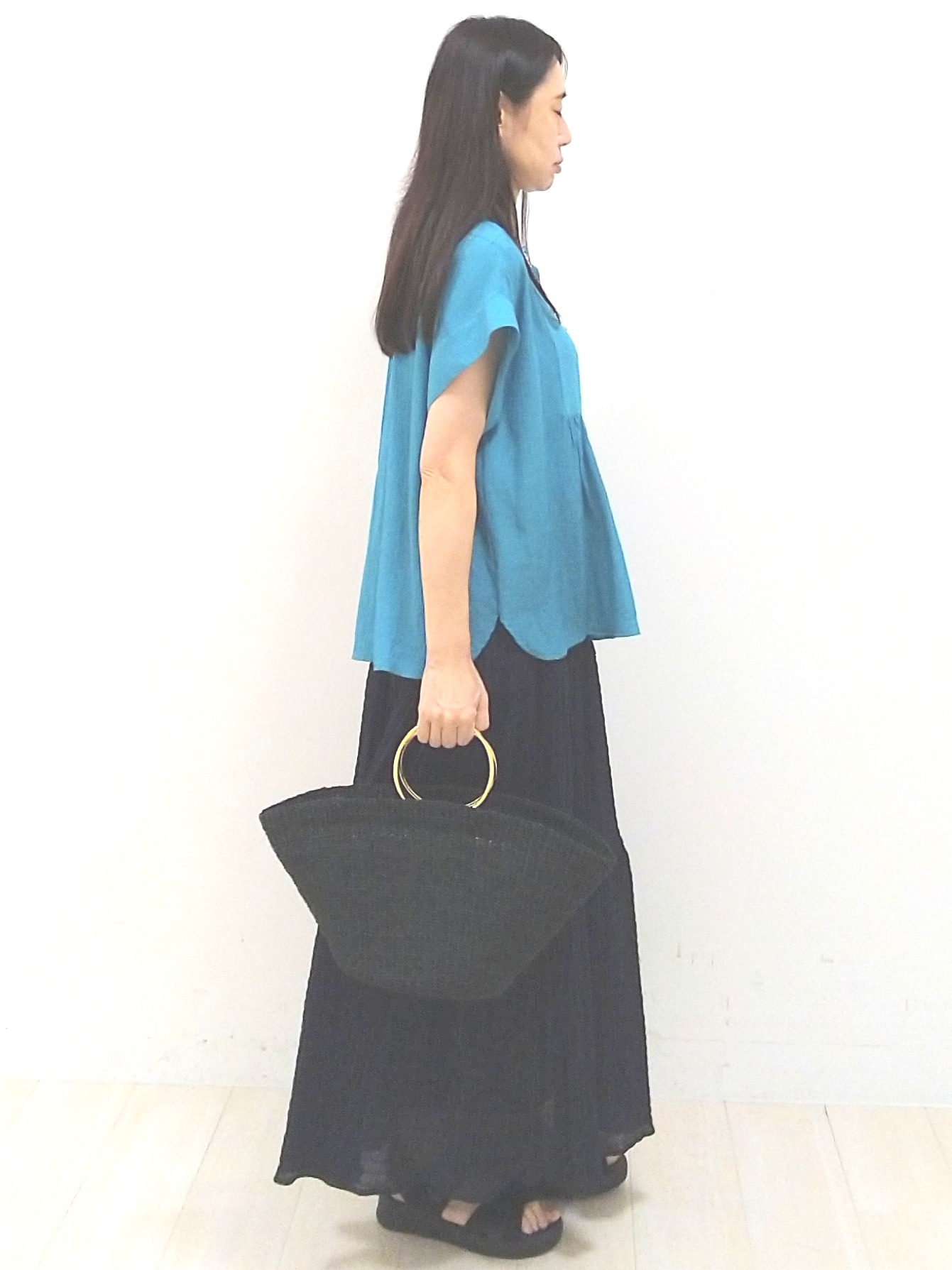 SANAさんの「Reflect｜ドビーストライプドルマンスリーブブラウス」を使ったコーディネート