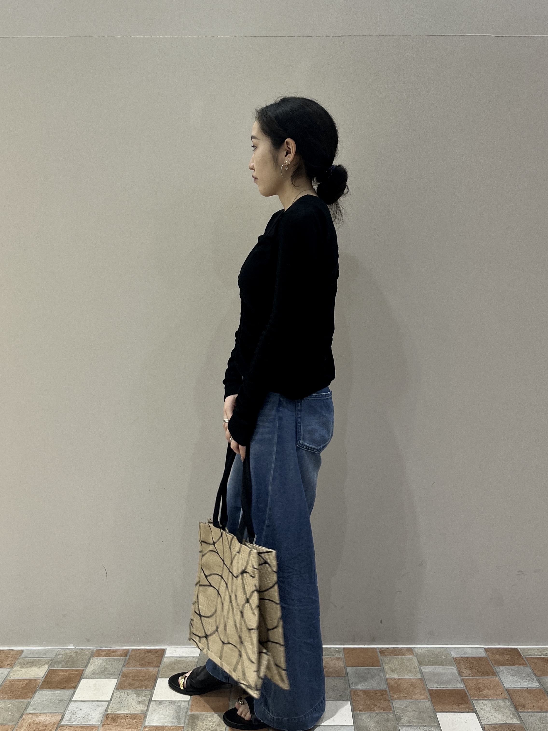 Uminoさんの「INDIVI｜シアーギャザーカーディガン」を使ったコーディネート