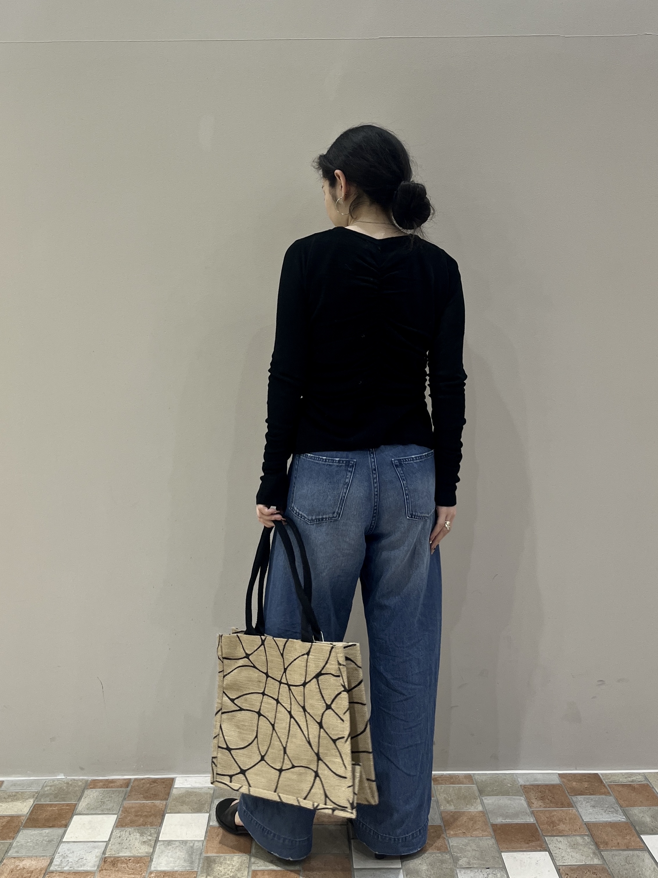 Uminoさんの「INDIVI｜シアーギャザーカーディガン」を使ったコーディネート