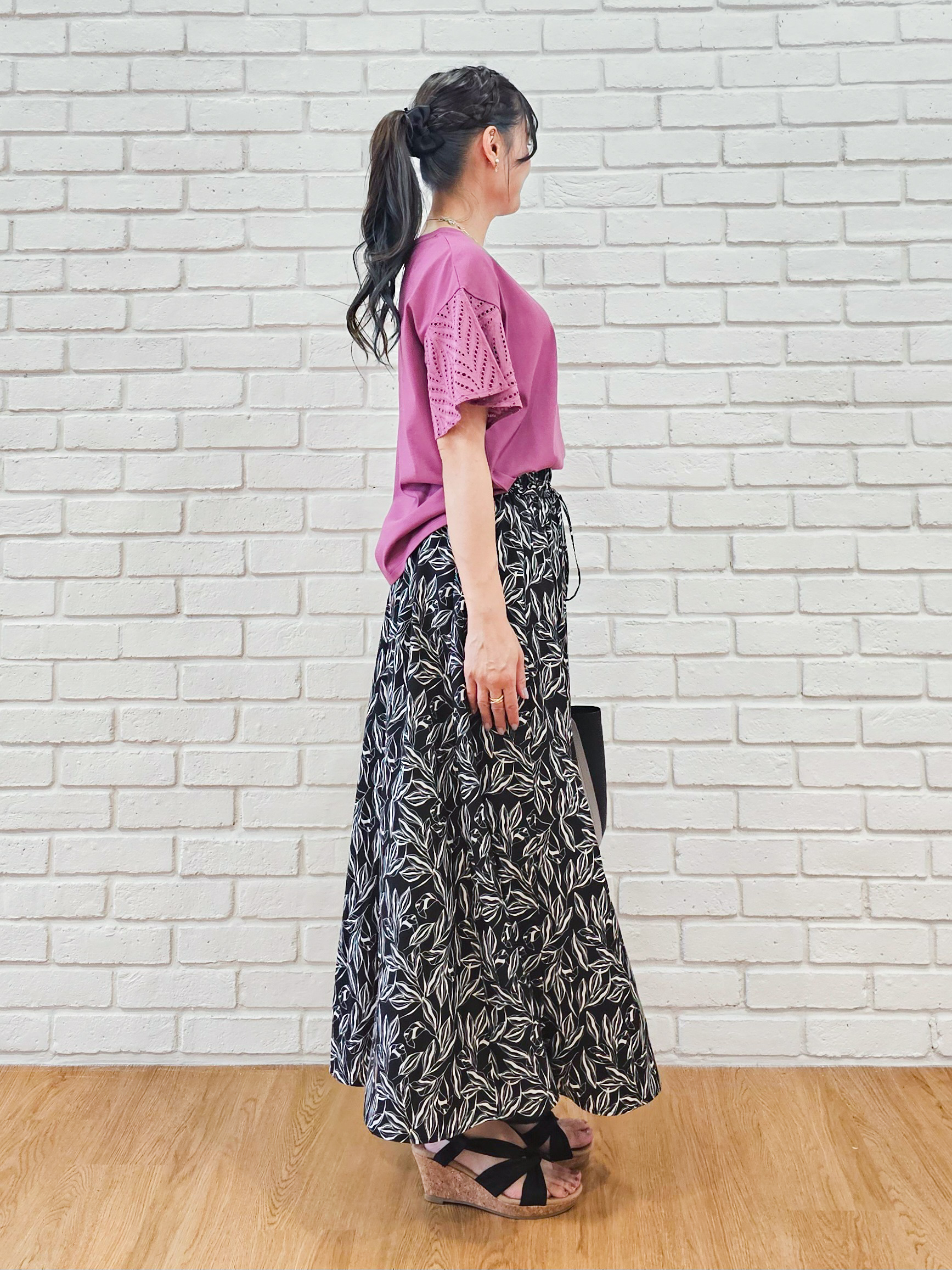 ゆゆさんの「SHOO･LA･RUE｜【汗じみ防止/ひんやり/S-LL】レースが華やか お袖フレアTシャツ」を使ったコーディネート