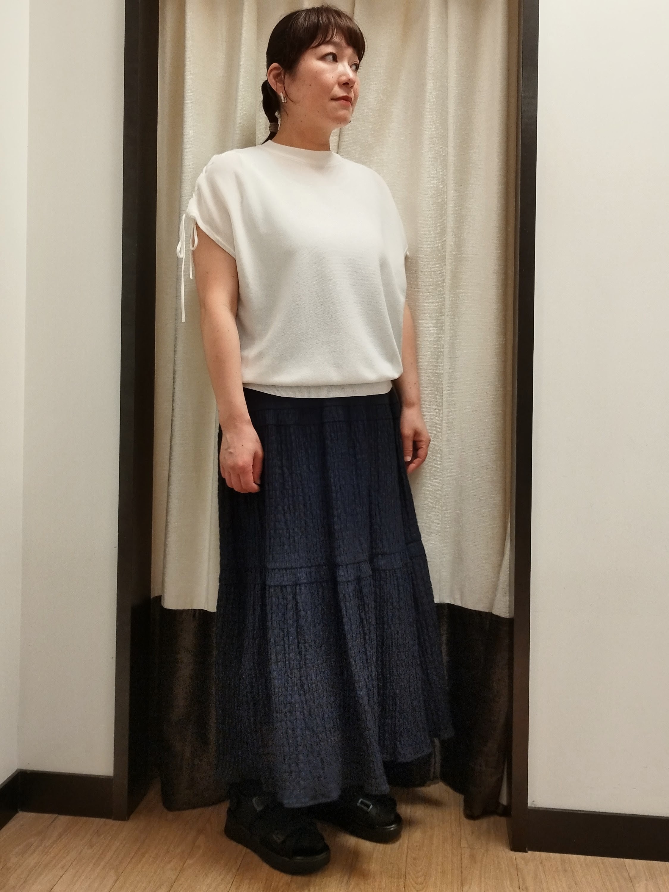 junさんの「Reflect｜【セットアップ可】ティアードロングスカート」を使ったコーディネート