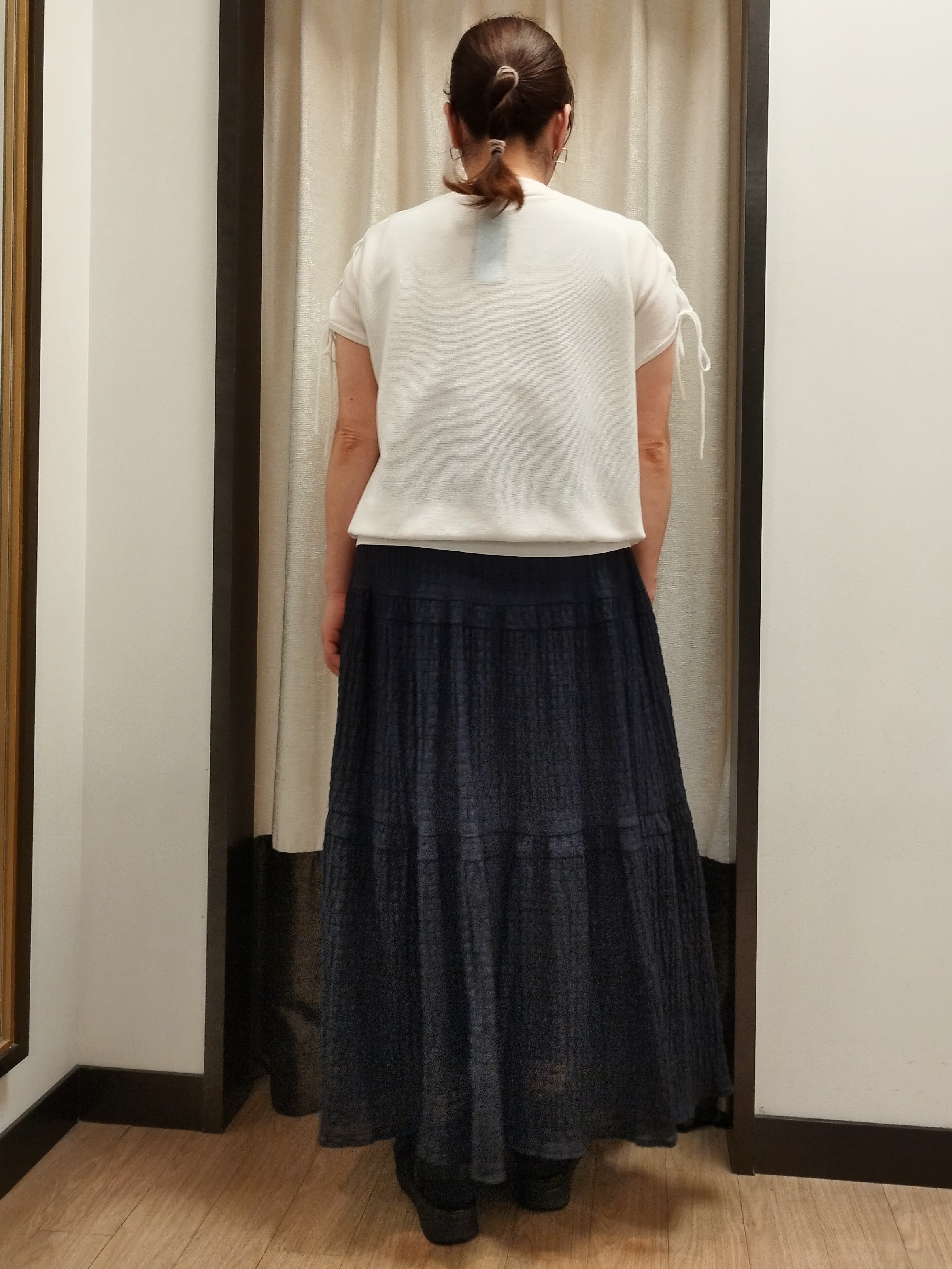 junさんの「Reflect｜【セットアップ可】ティアードロングスカート」を使ったコーディネート