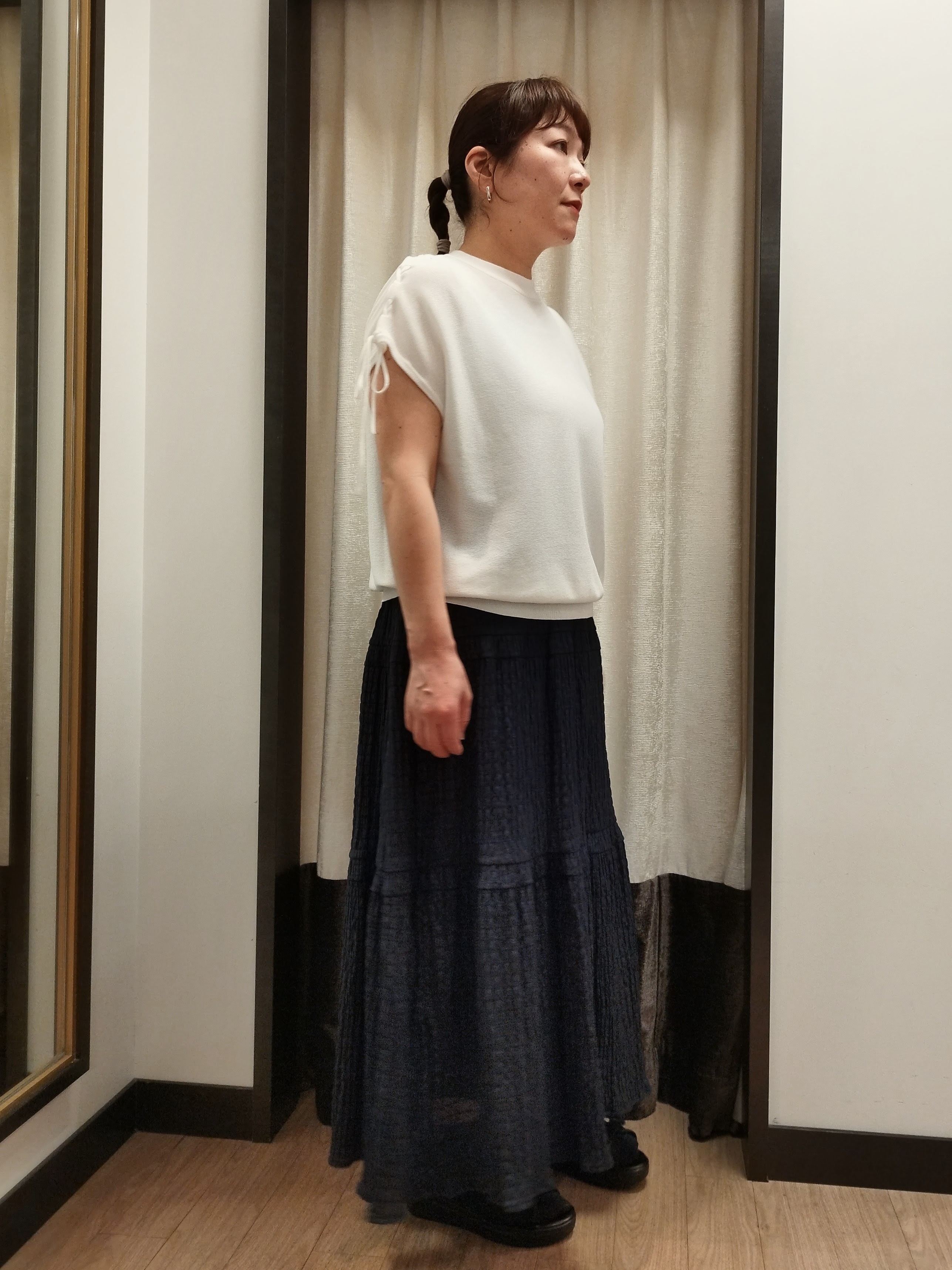 junさんの「Reflect｜【セットアップ可】ティアードロングスカート」を使ったコーディネート