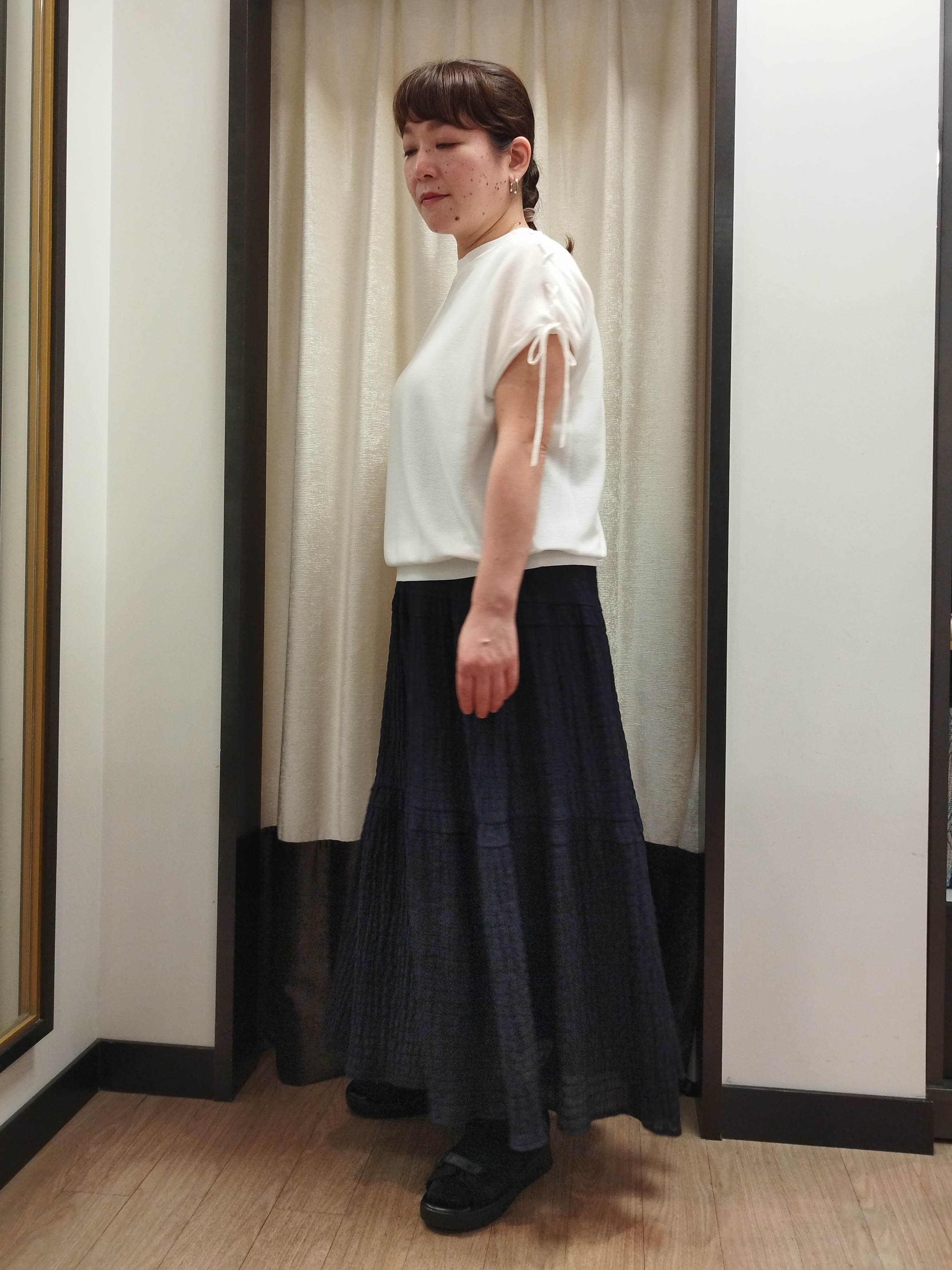junさんの「Reflect｜【セットアップ可】ティアードロングスカート」を使ったコーディネート