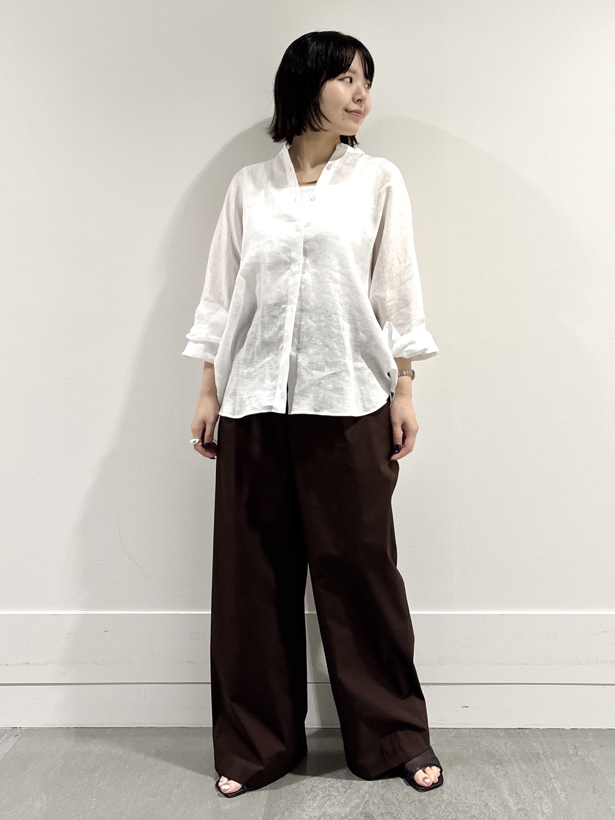 モエカさんの「UNTITLED｜【麻100】リネンドルマンシャツ」を使ったコーディネート
