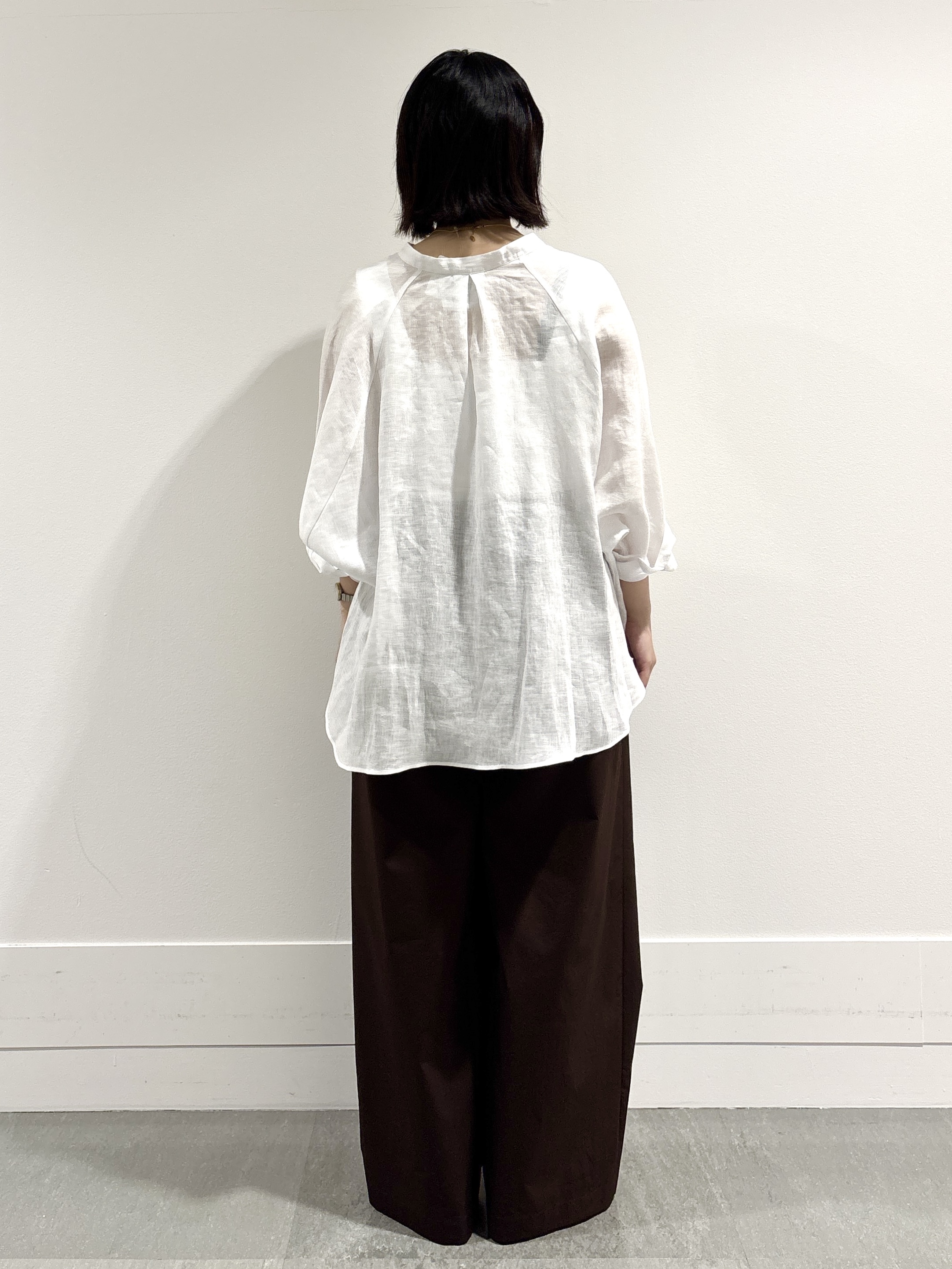 モエカさんの「UNTITLED｜【麻100】リネンドルマンシャツ」を使ったコーディネート
