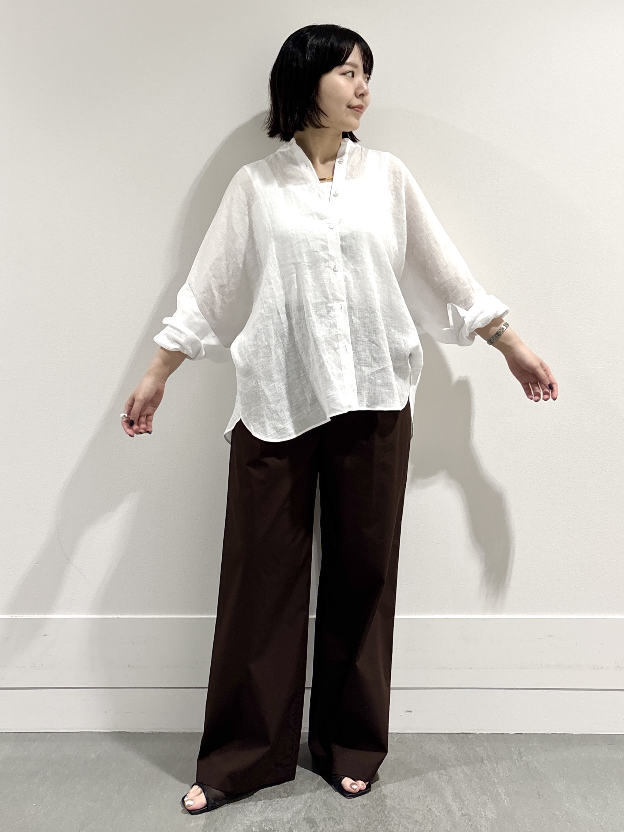 モエカさんの「UNTITLED｜【麻100】リネンドルマンシャツ」を使ったコーディネート