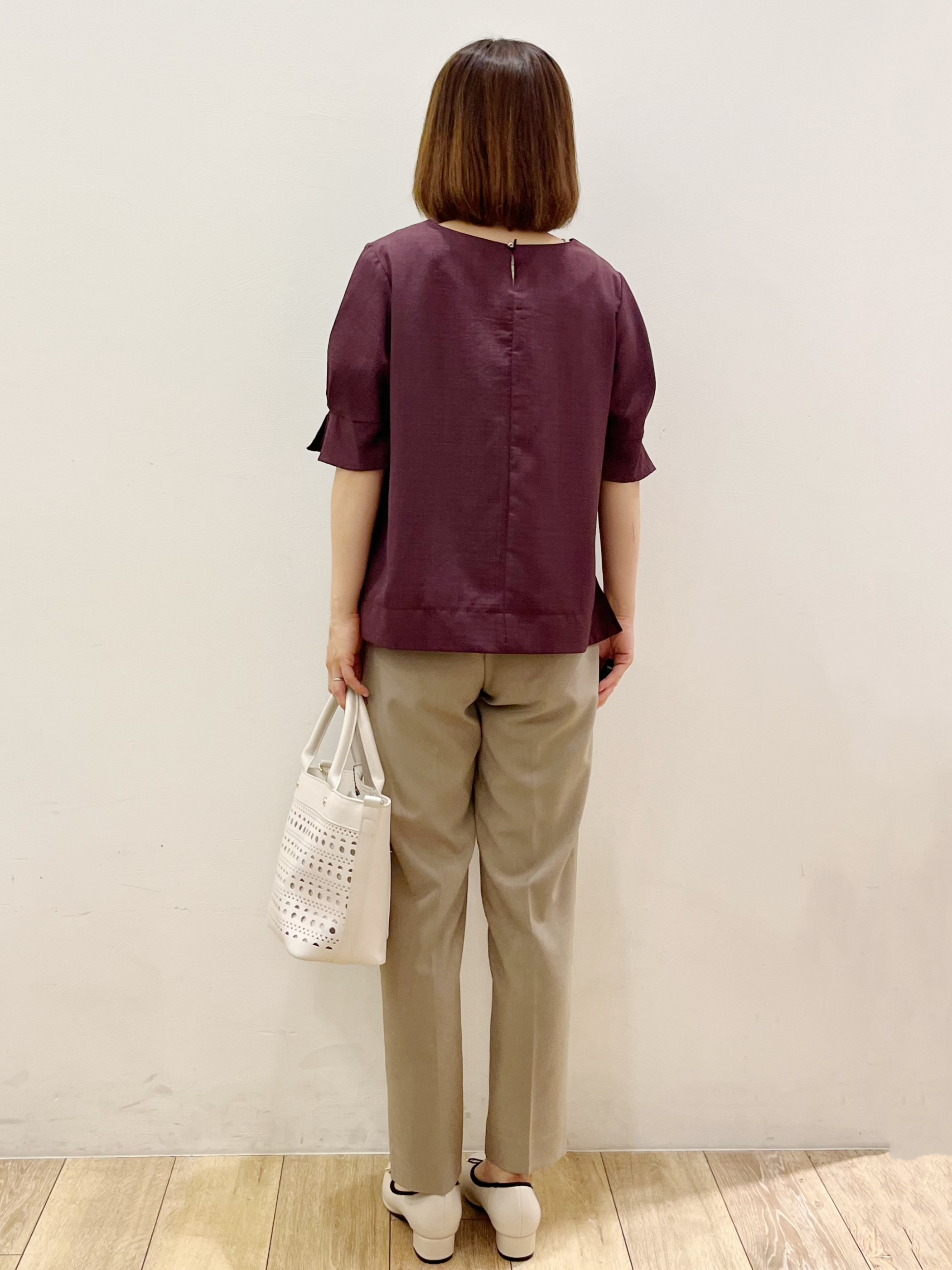 kcさんの「OPAQUE.CLIP｜【接触冷感】タックパフスリーブブラウス《吸水速乾／防シワ／洗濯機OK／XS～3L／6col》」を使ったコーディネート