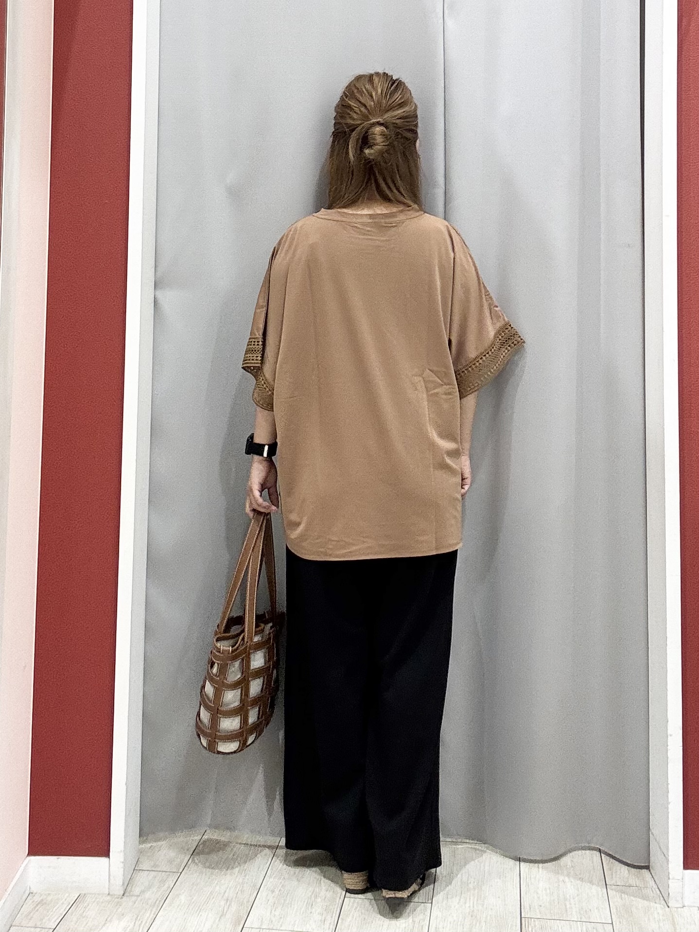 shioさんの「SHOO･LA･RUE｜【ひんやり/UV】お袖レースが上品 ゆったりとろみトップス」を使ったコーディネート