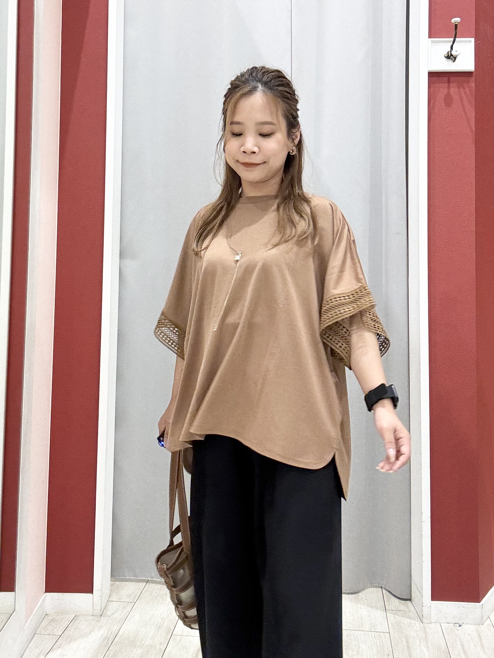 shioさんの「SHOO･LA･RUE｜【ひんやり/UV】お袖レースが上品 ゆったりとろみトップス」を使ったコーディネート