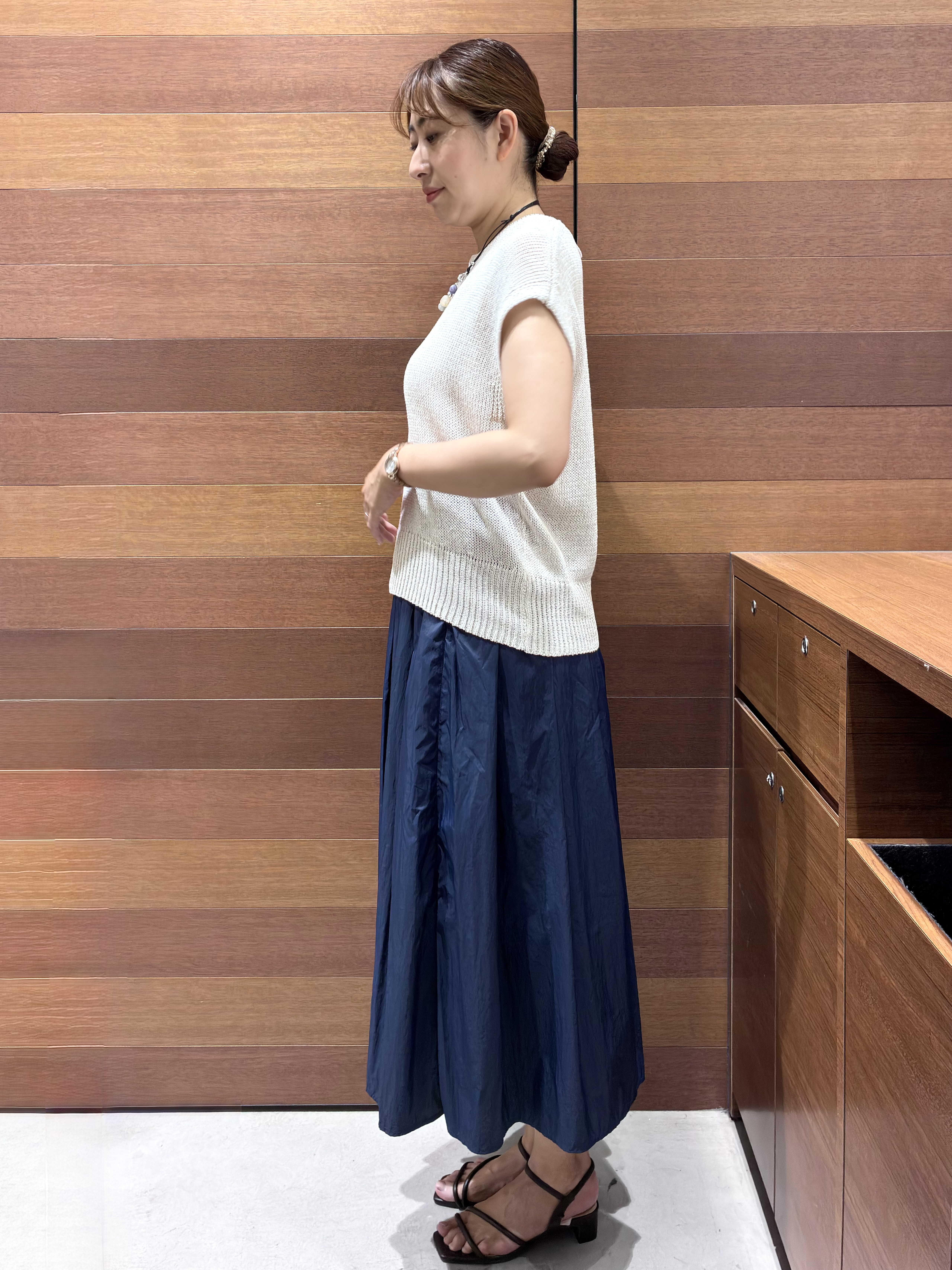 みりんさんの「OPAQUE.CLIP｜ラメメッシュ フレンチスリーブニット【洗濯機OK】」を使ったコーディネート