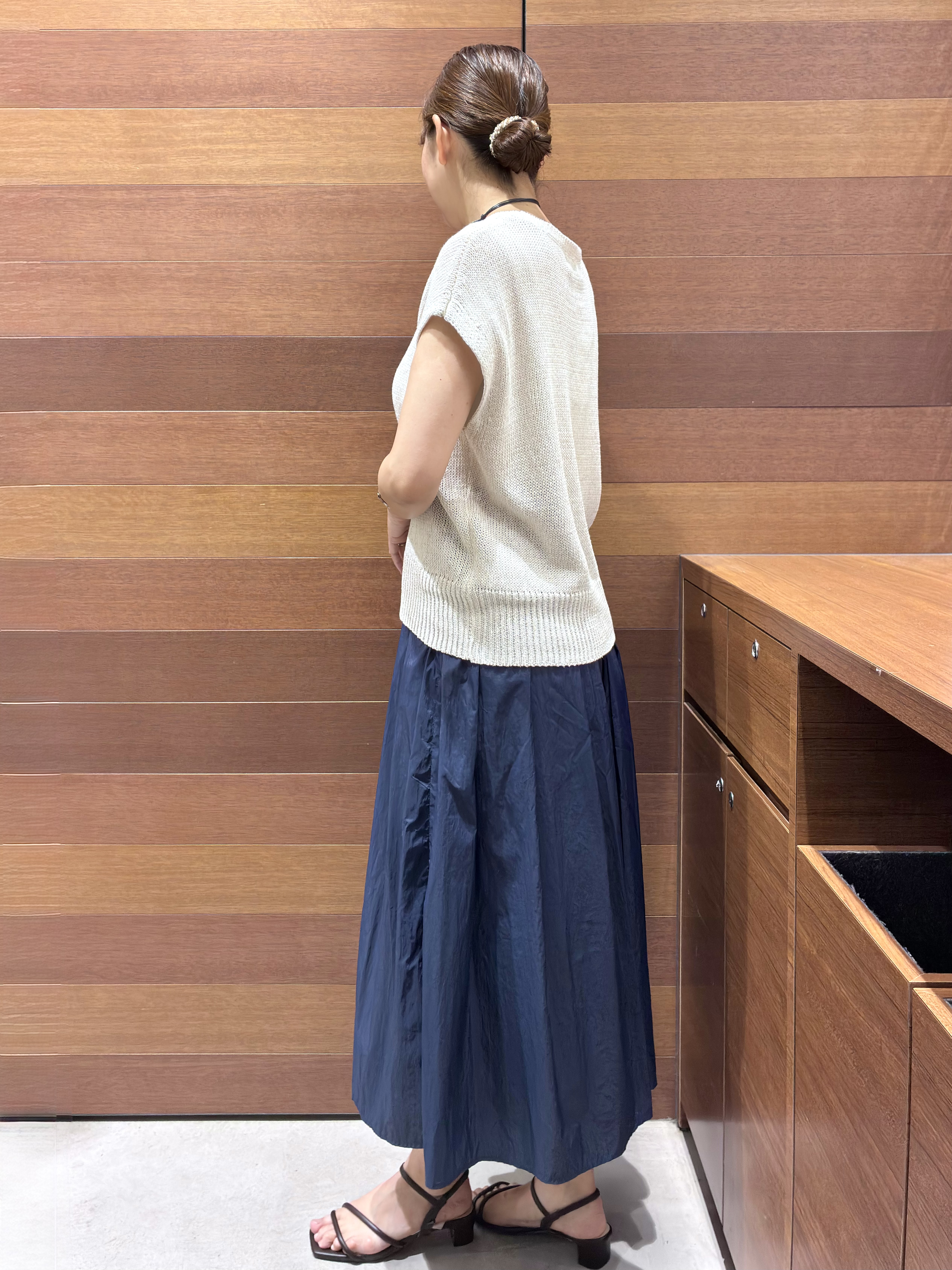 みりんさんの「OPAQUE.CLIP｜ラメメッシュ フレンチスリーブニット【洗濯機OK】」を使ったコーディネート