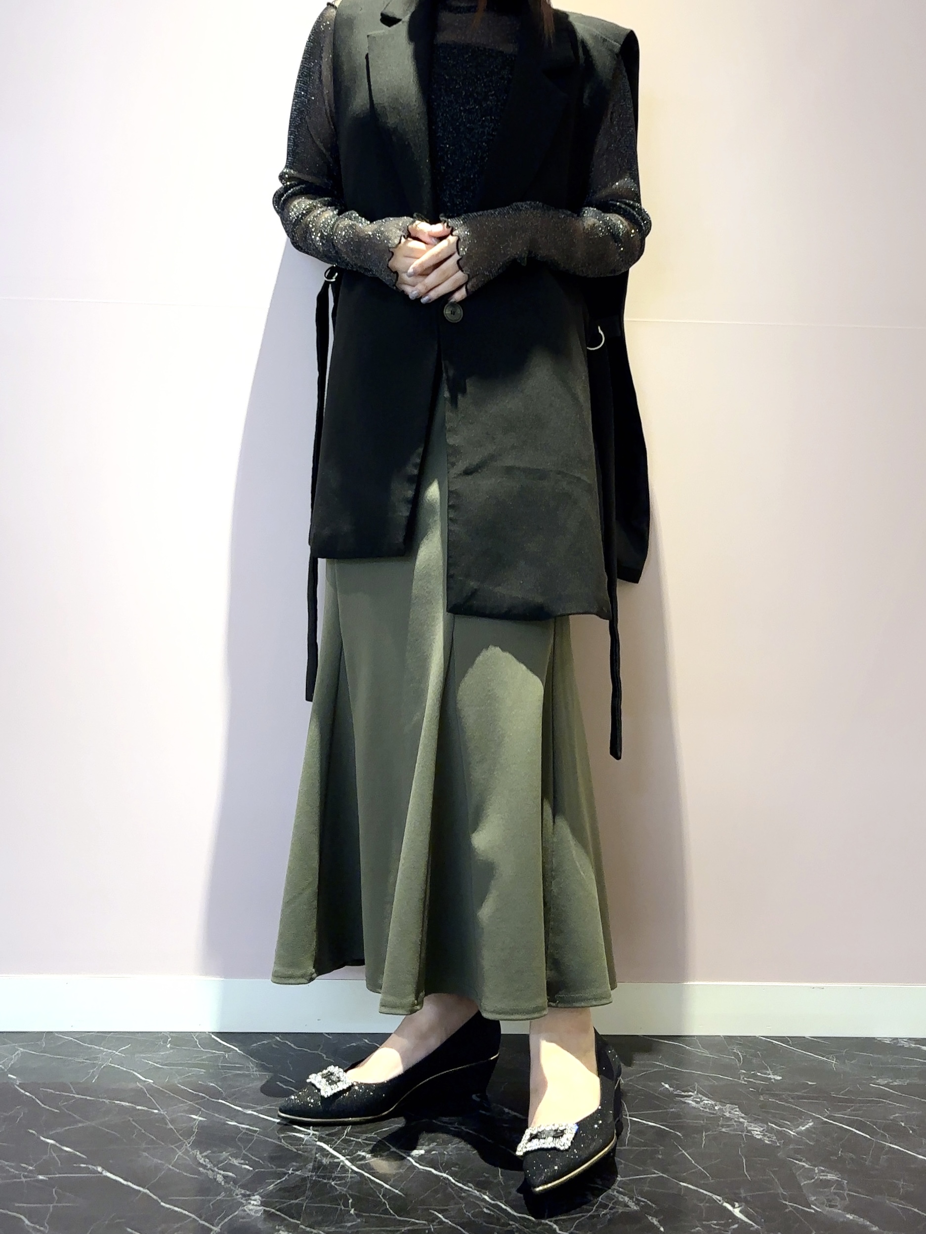 まっきーさんの「ESPERANZA｜ポインテッドウェッジパンプス」を使ったコーディネート