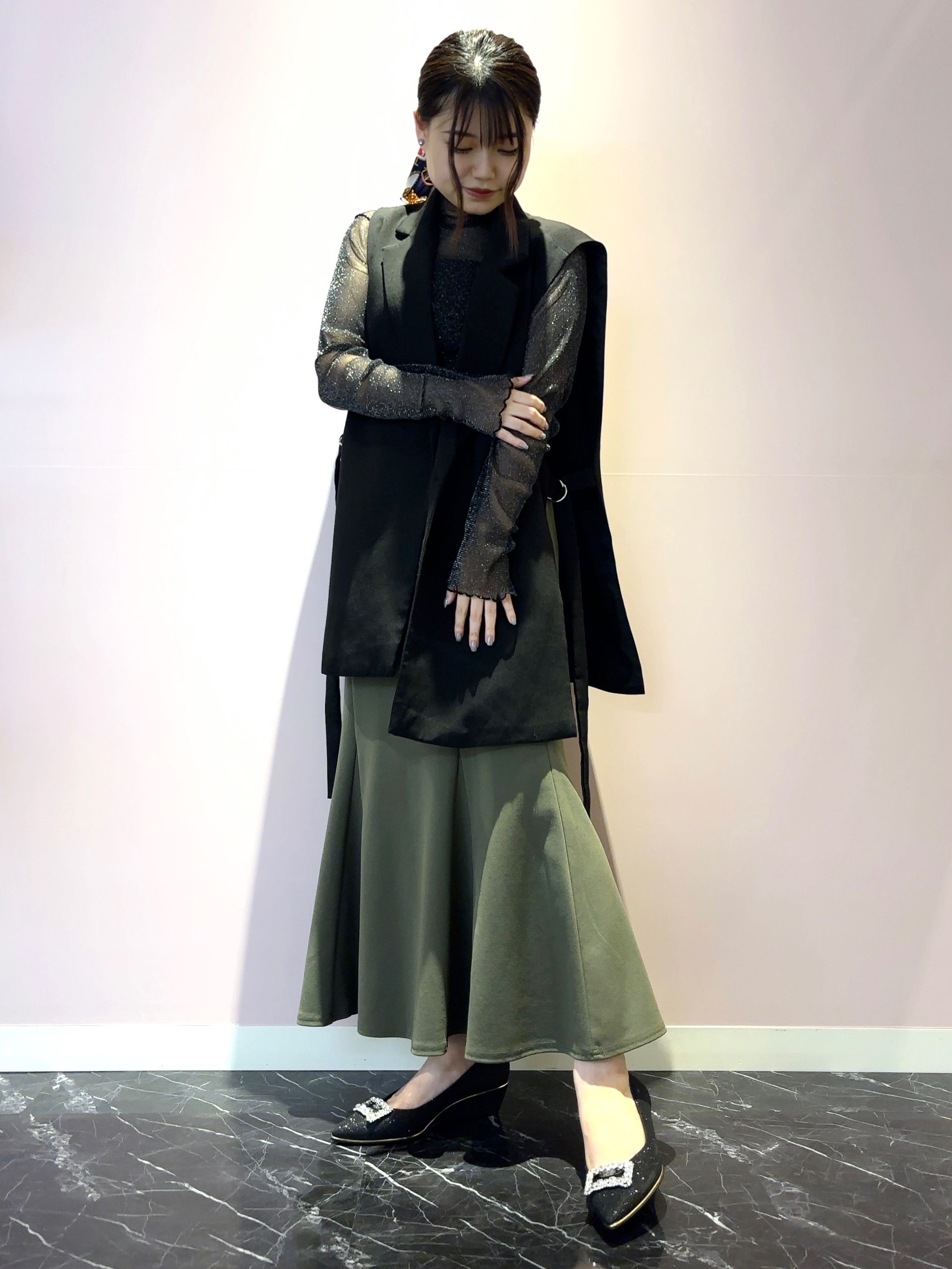 まっきーさんの「ESPERANZA｜ポインテッドウェッジパンプス」を使ったコーディネート