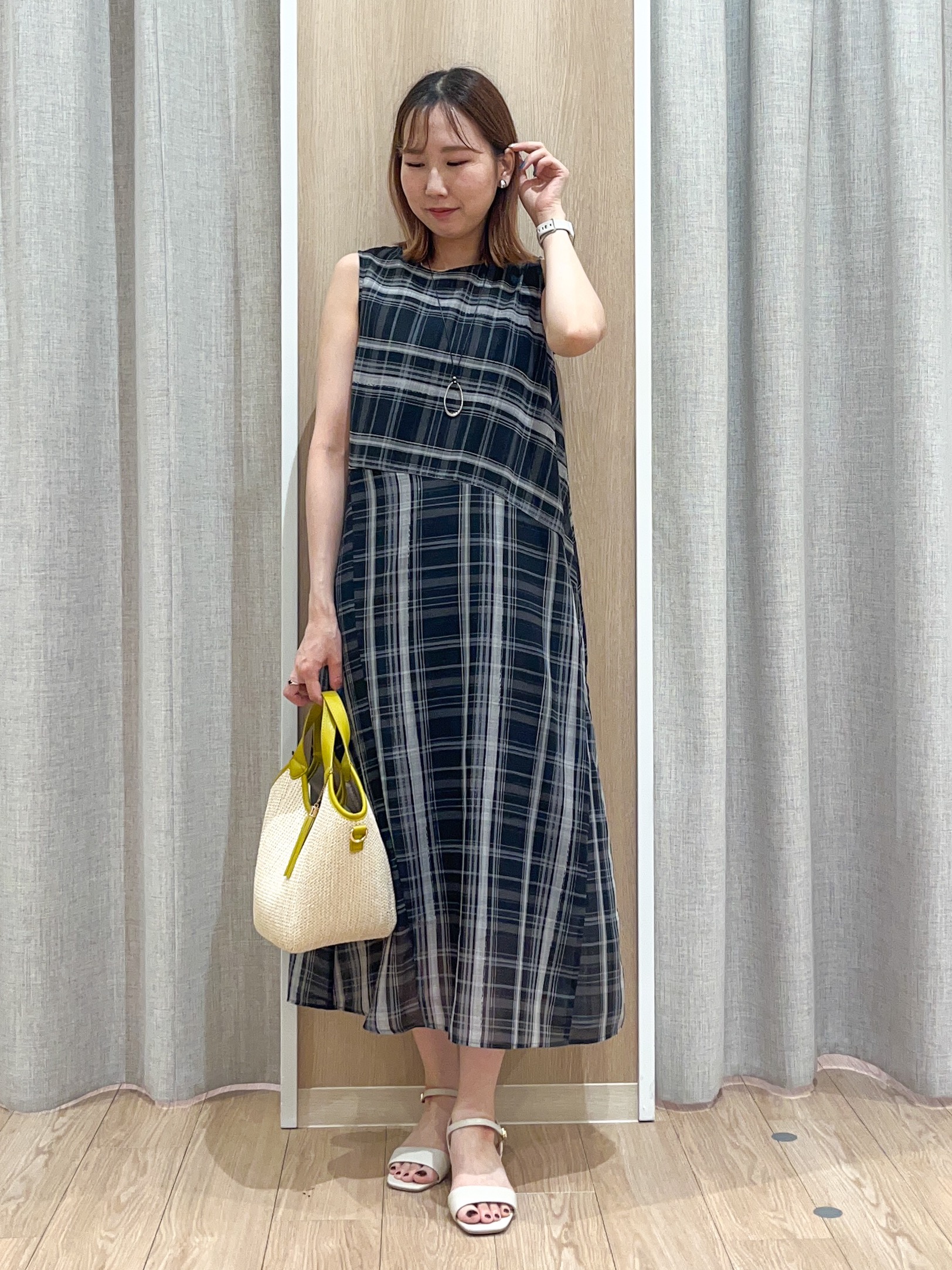 みーちゃんさんの「grove｜気温調整にも◎ブラウス感覚で羽織れるシアーブルゾン」を使ったコーディネート