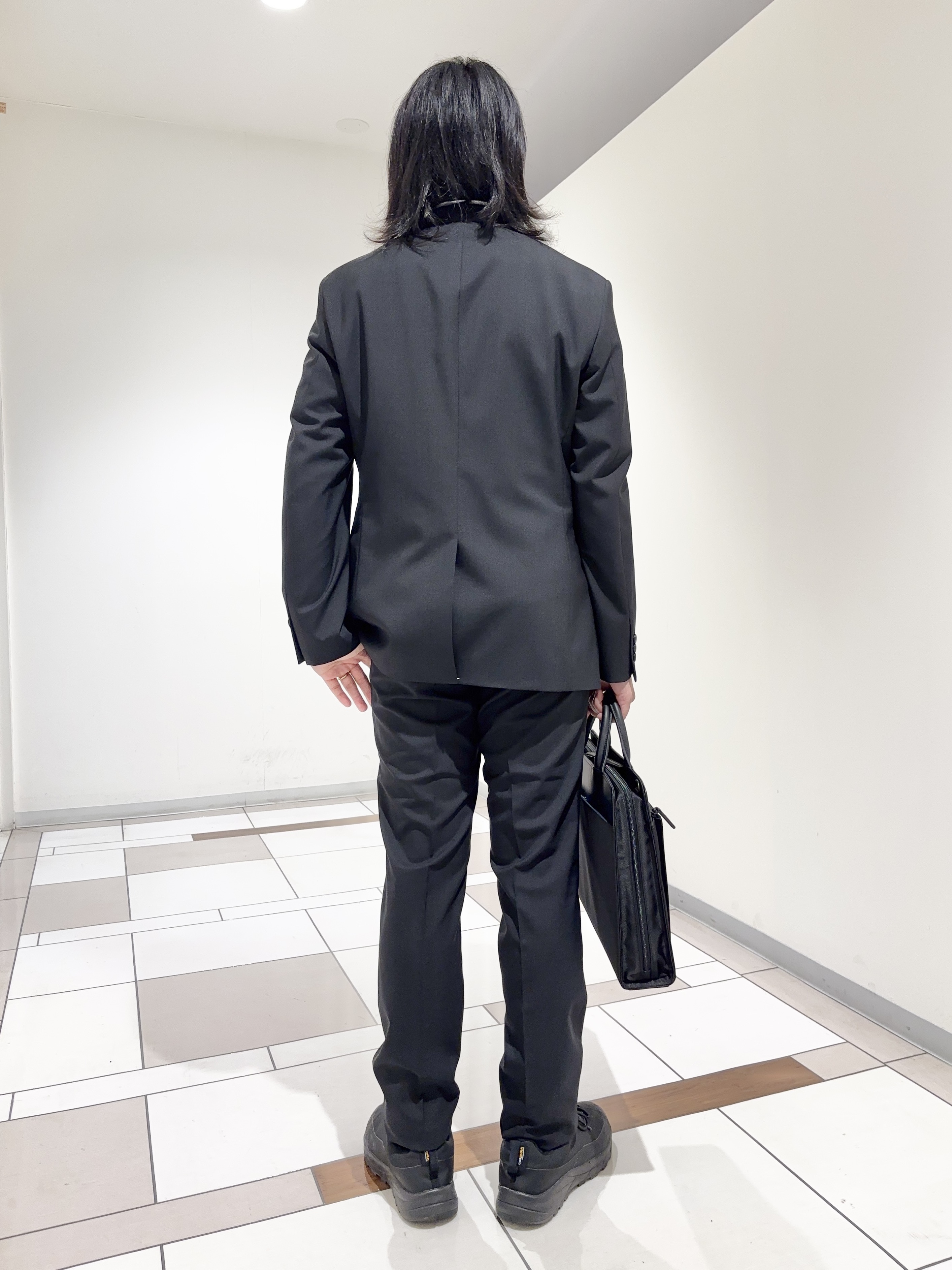 及川さんの「TAKEO KIKUCHI｜【Begin掲載】コーデュラ（R）トロピカル ストレッチ スーツ」を使ったコーディネート